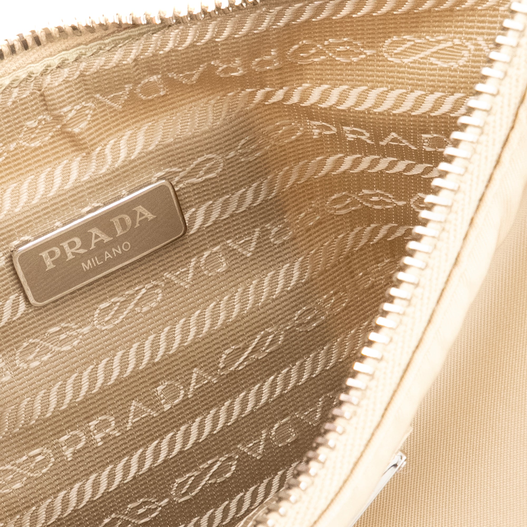 PRADA - Sac à bandoulière Re-Edition 2005 Prada en re-nylon beige