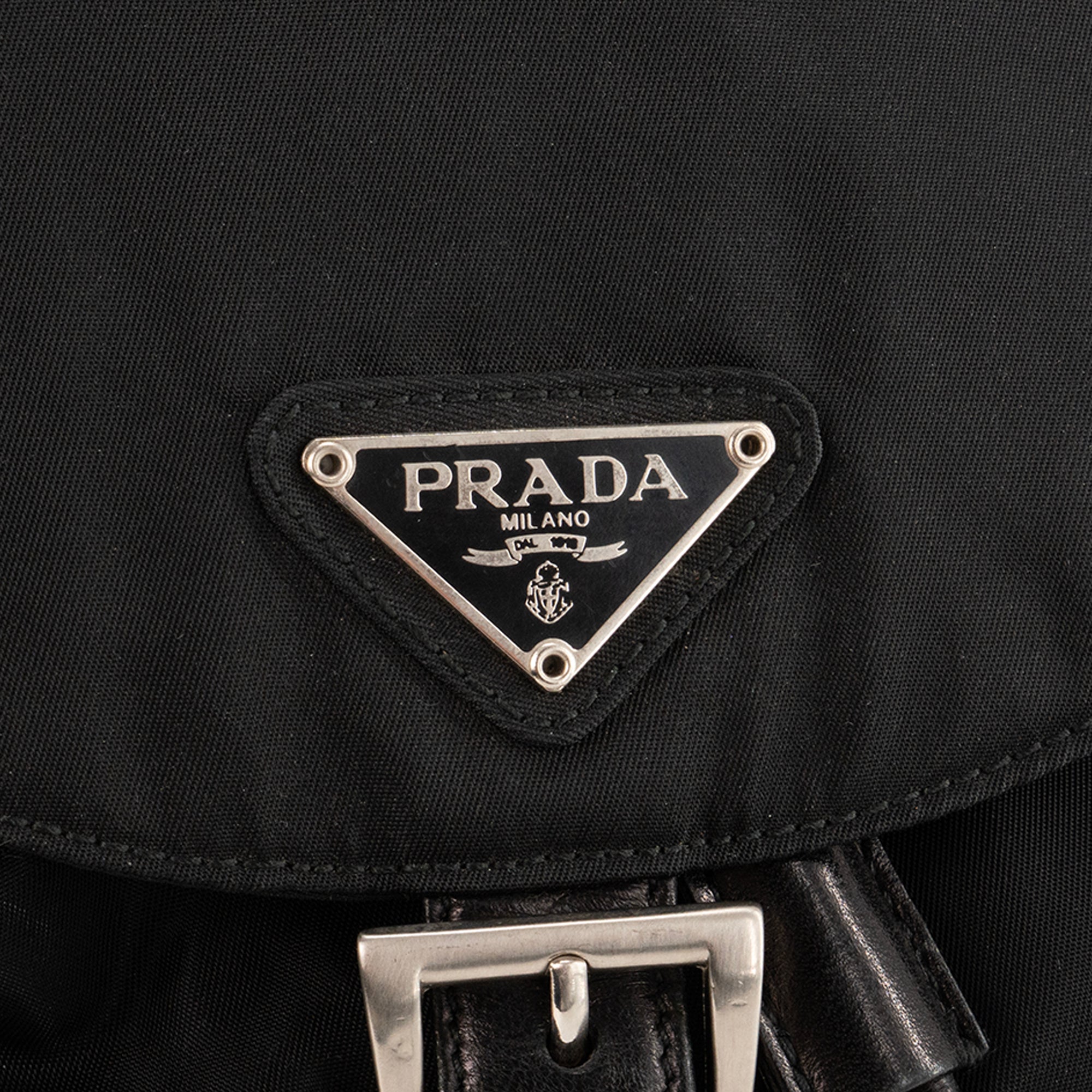 PRADA - Sac à dos En Re-Nylon PM Prada en nylon et cuir lisse noir