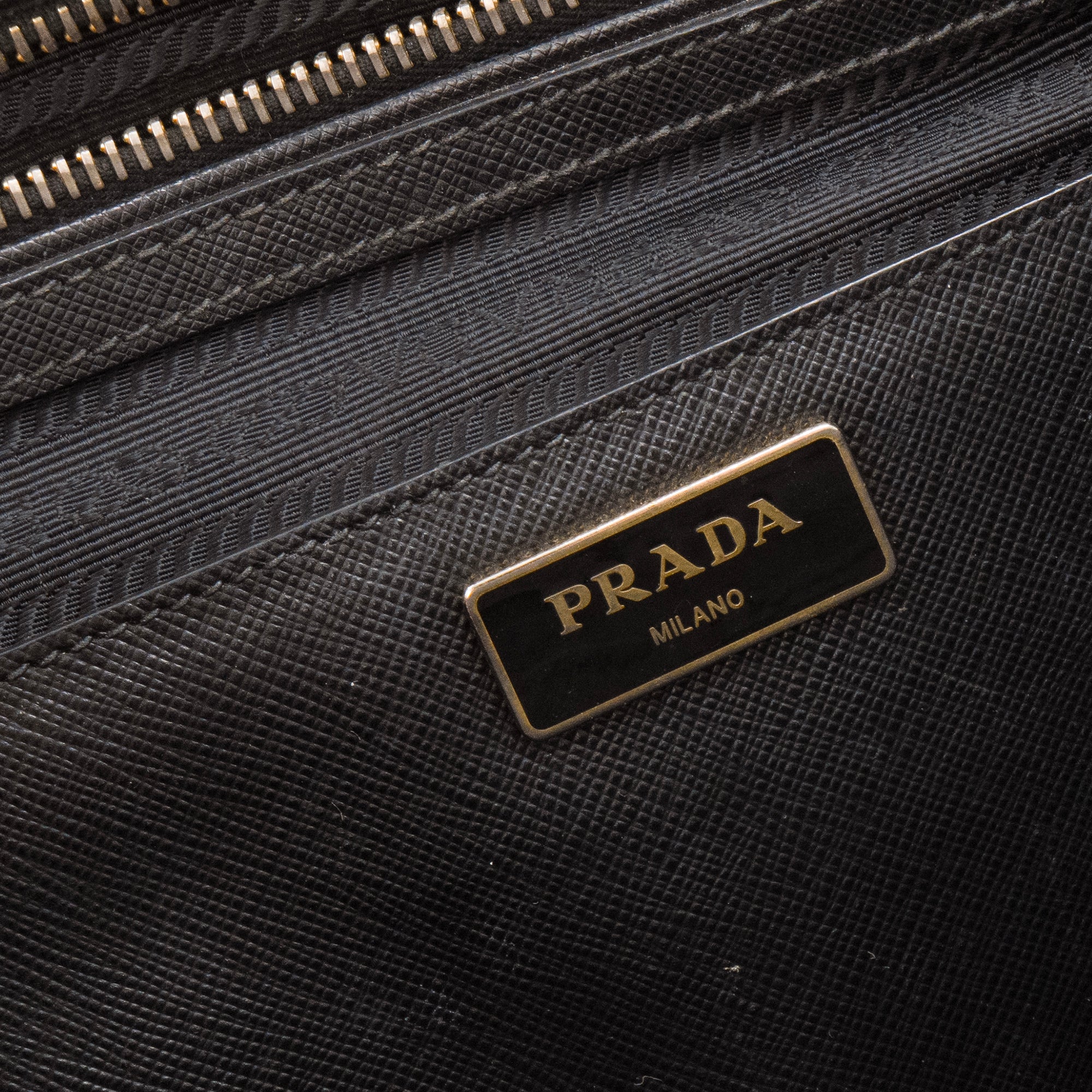 PRADA - Sac à main Galleria Prada en cuir grainé noir