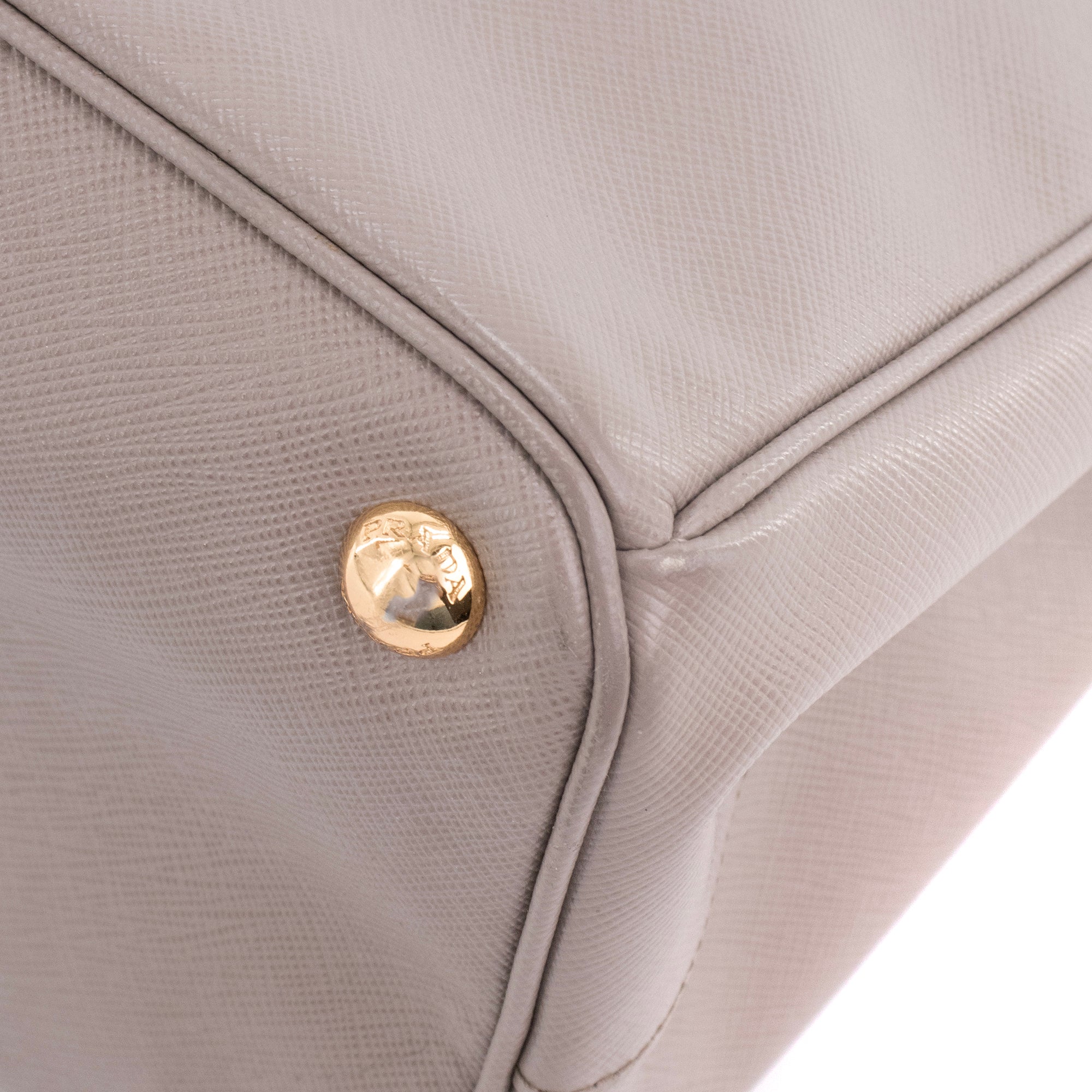 PRADA - Sac à main Galleria Prada en cuir grainé taupe