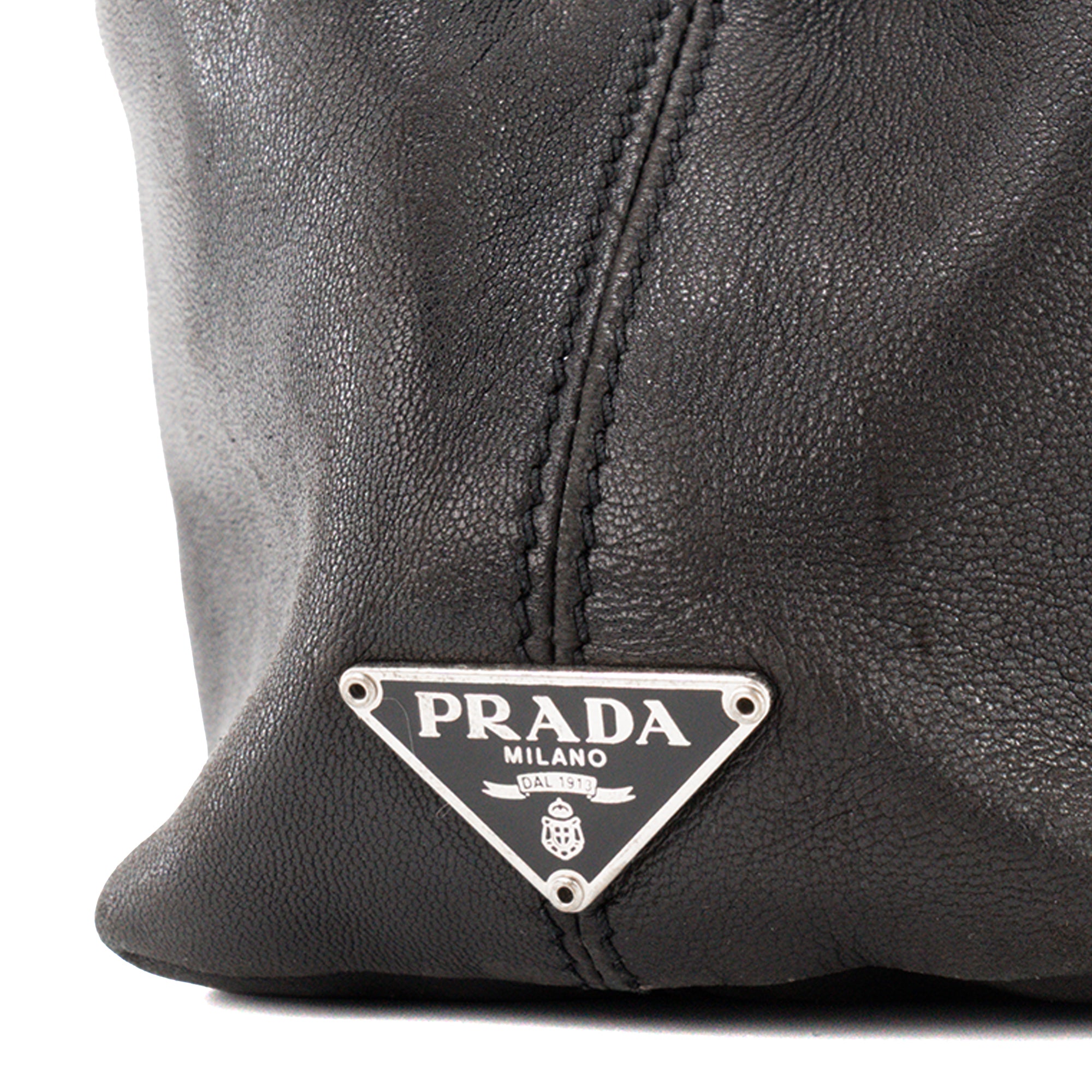 PRADA - Sac à main Nappa Ring Mini Prada en cuir lisse noir