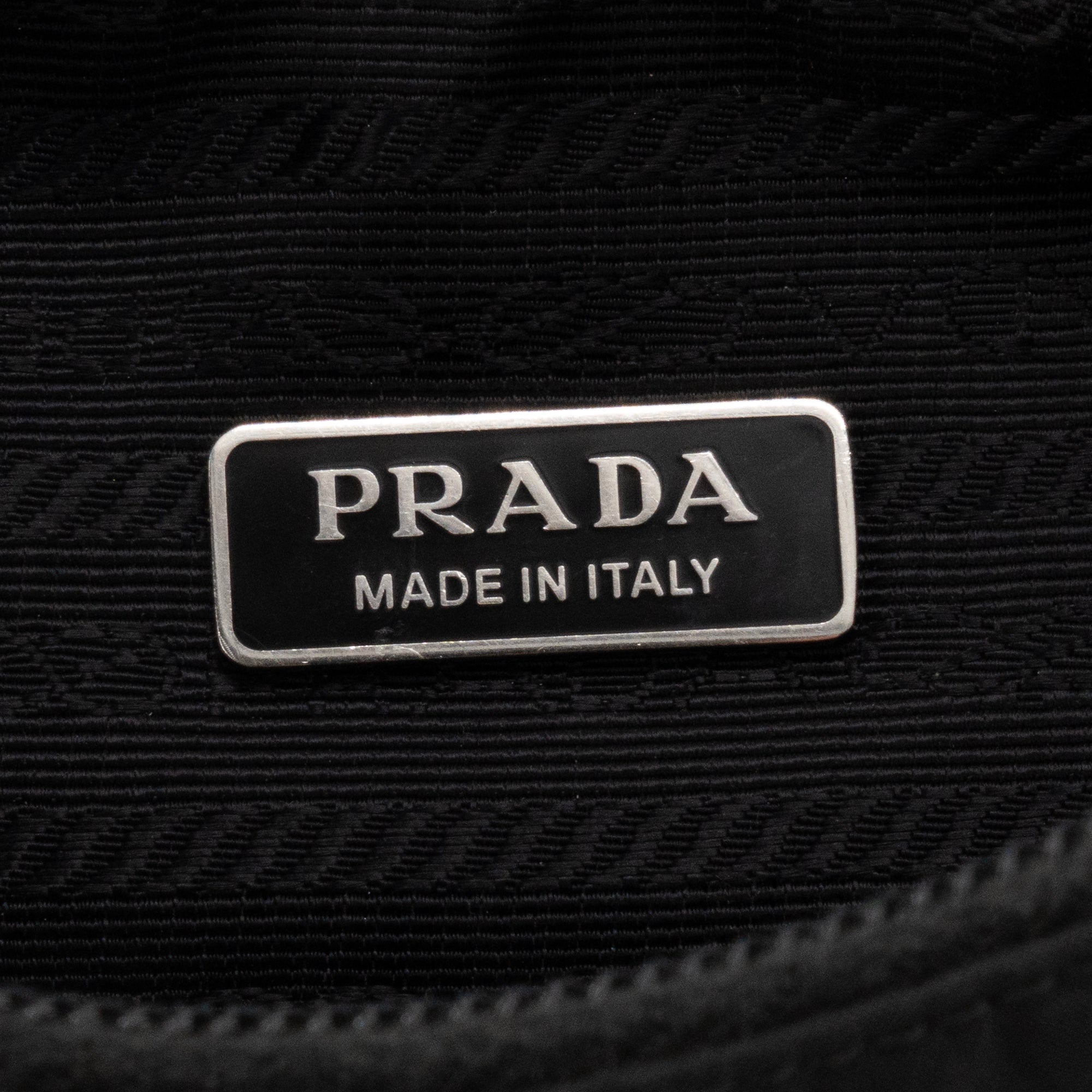 PRADA - Sac à main Re-edition 2000 Prada en re-nylon noir