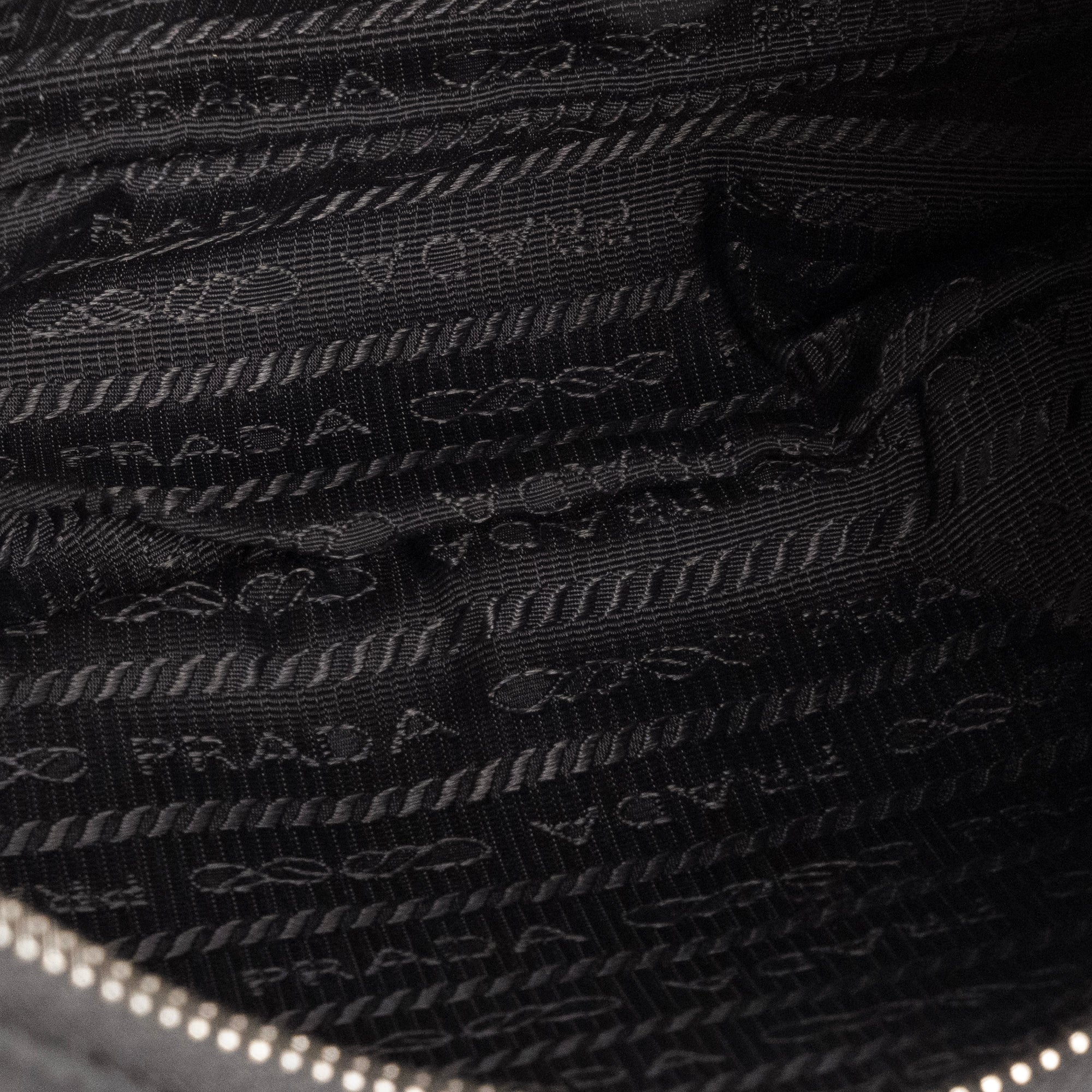 PRADA - Sac Ré-Édition 2005 Prada en re-nylon noir