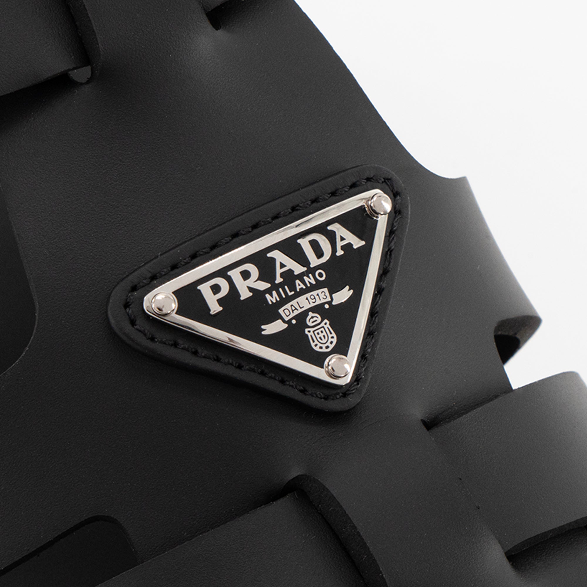 PRADA - Sandales Monolith Prada en gomme noire (T39)