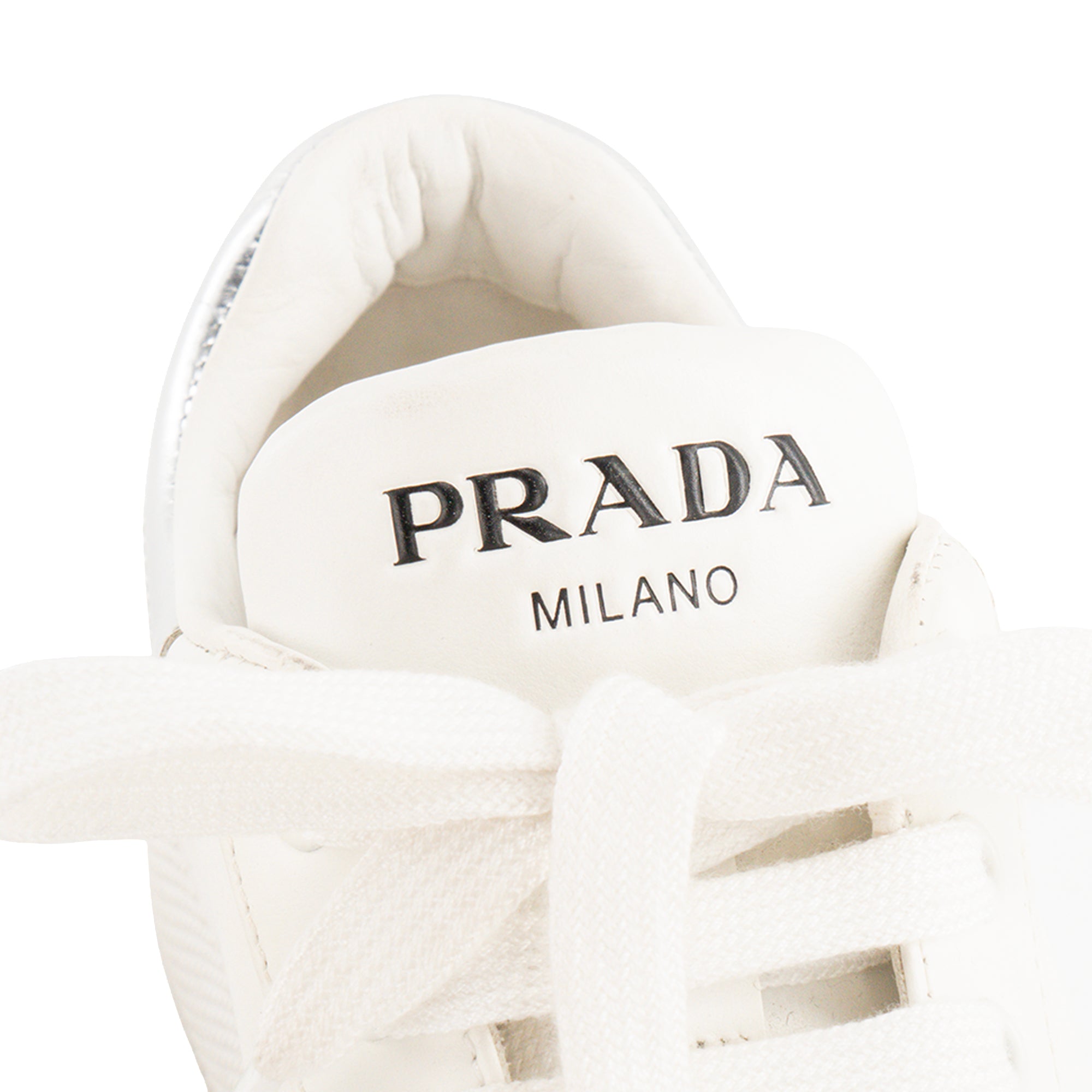 PRADA - Sneakers Downtown Prada en cuir lisse blanc (T36)