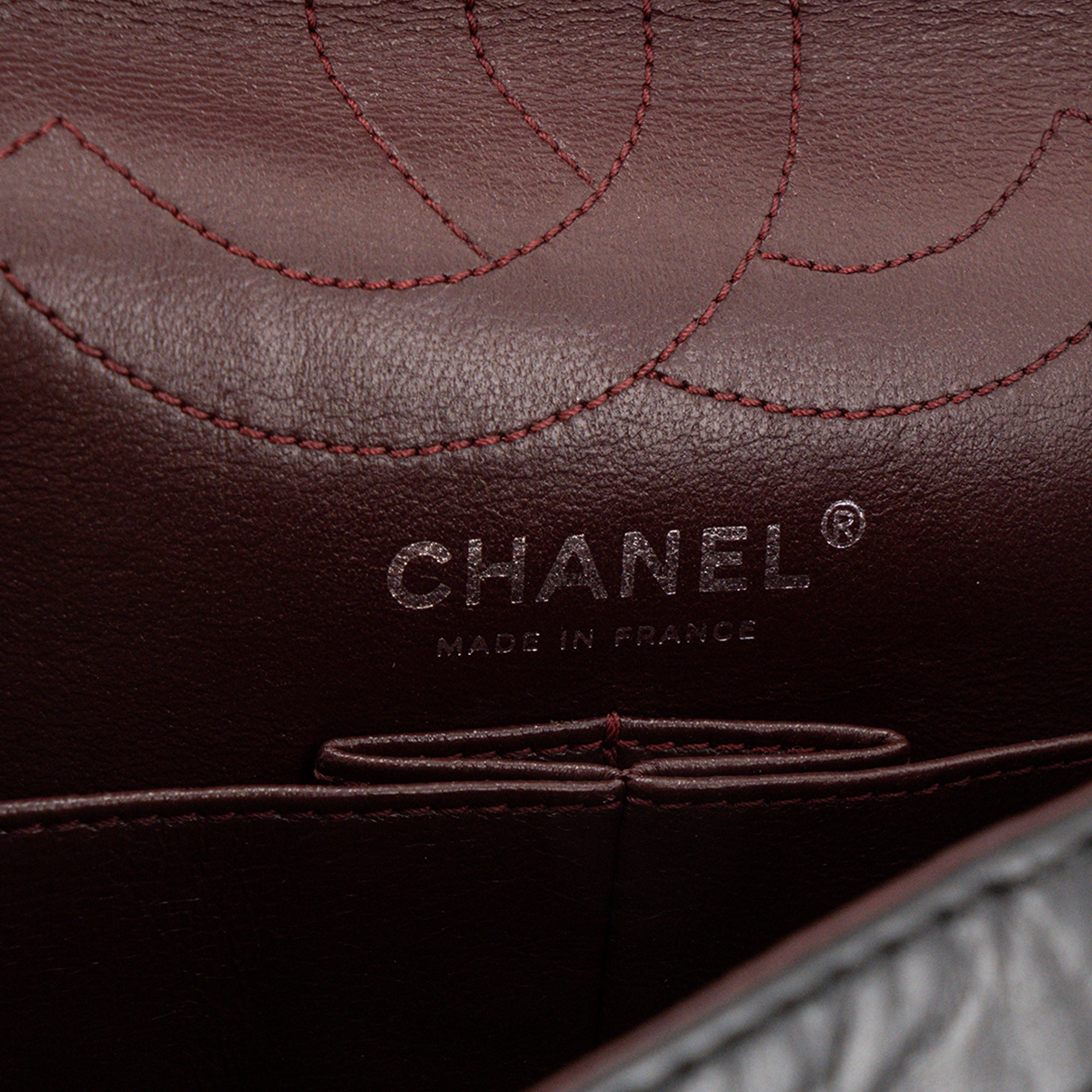CHANEL - Sac à bandoulière 2.55 Chanel en cuir froissé noir