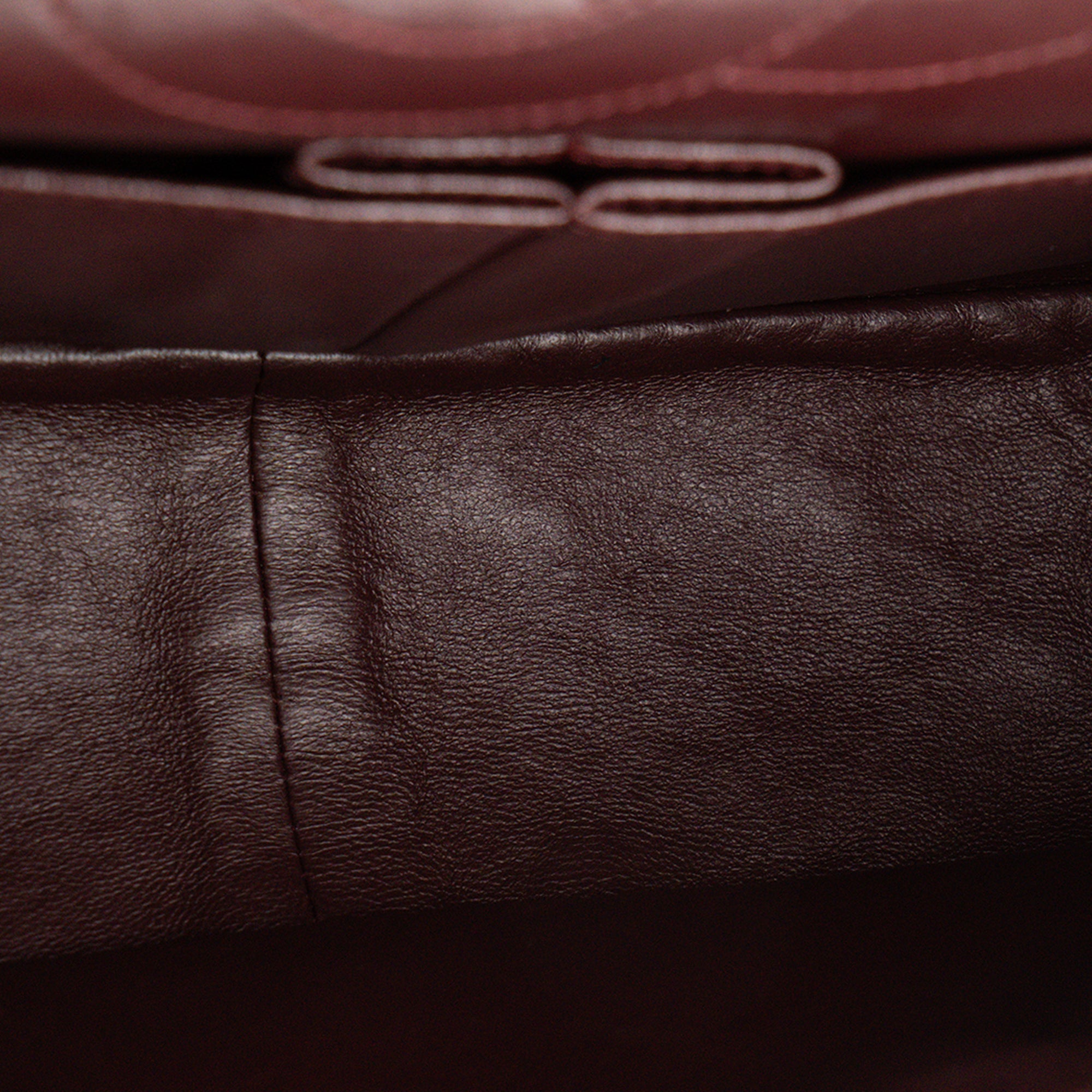 CHANEL - Sac à bandoulière 2.55 Chanel en cuir froissé noir