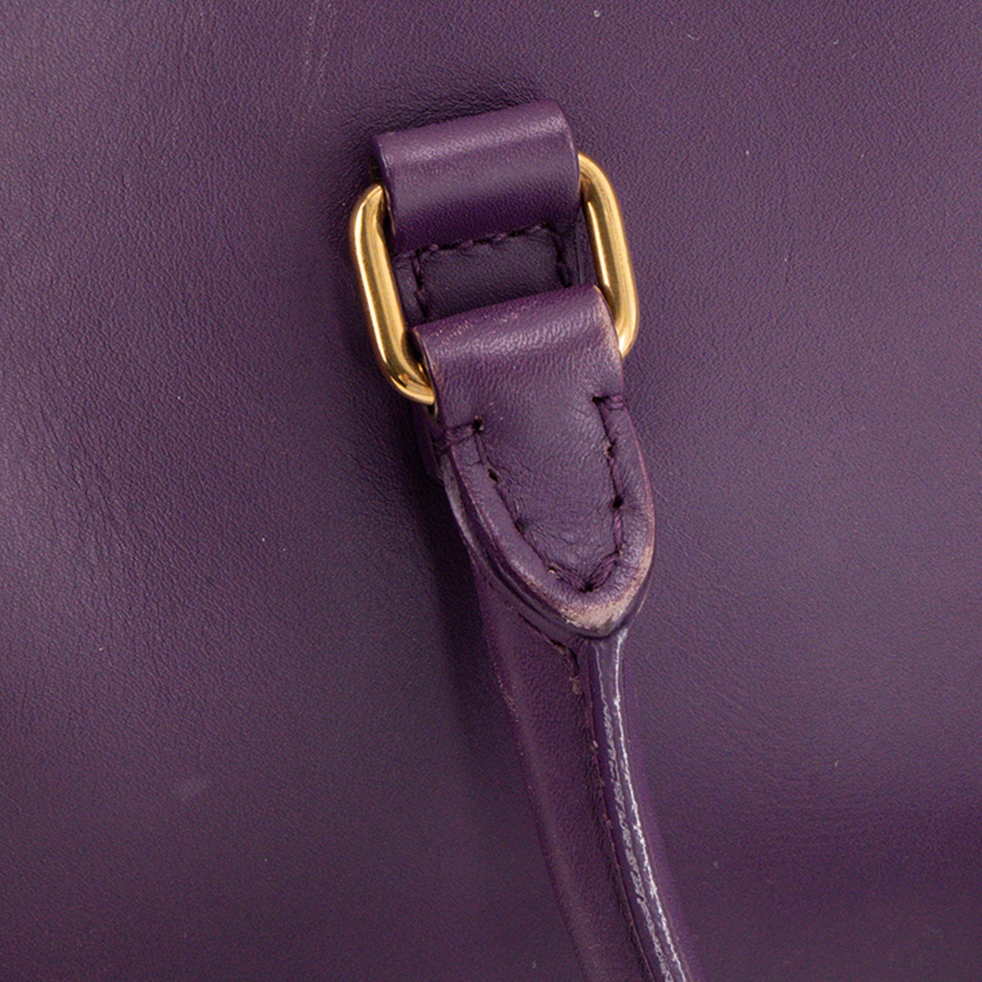 SAINT LAURENT - Sac à bandoulière Classic Baby Duffle Saint Laurent en cuir de veau lisse violet