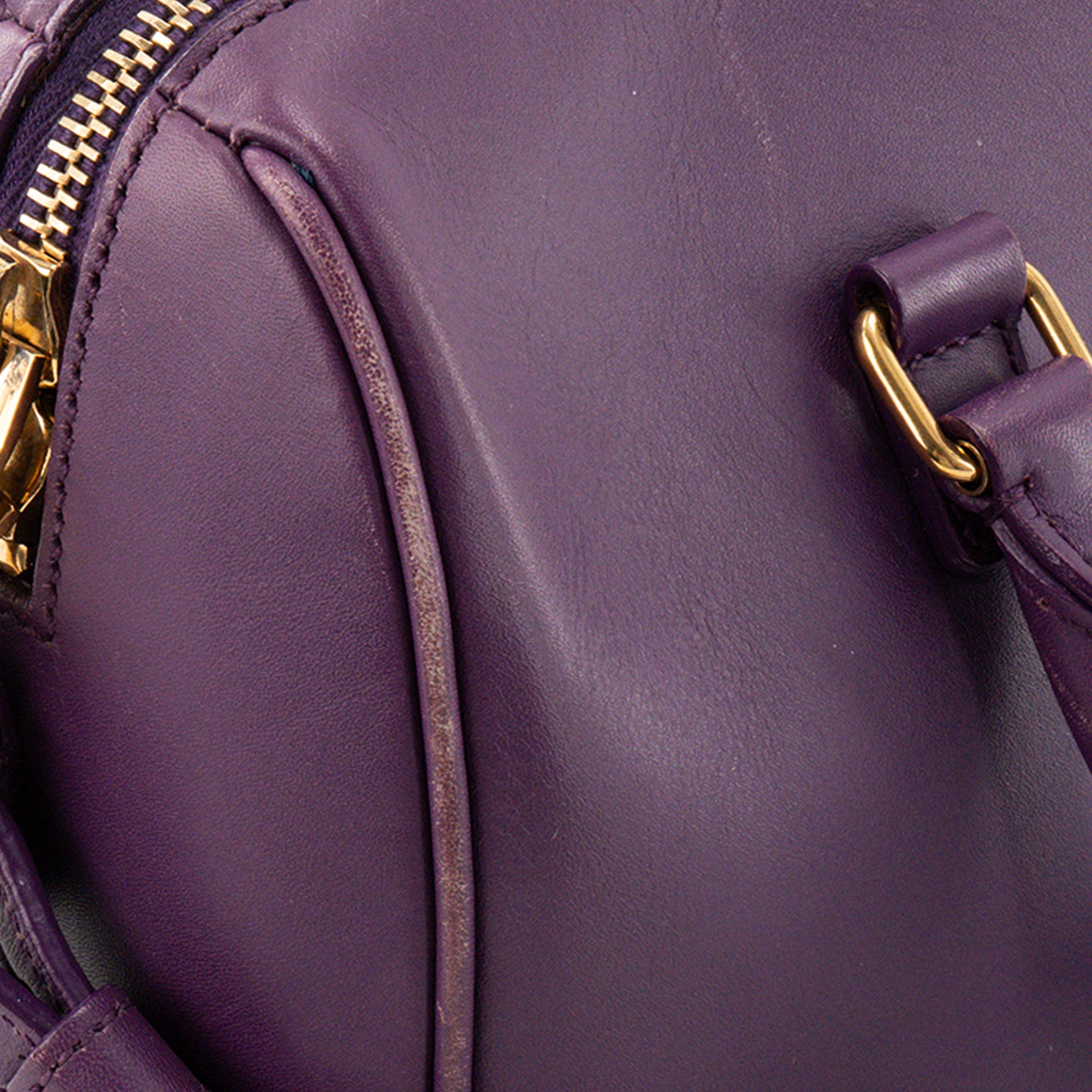 SAINT LAURENT - Sac à bandoulière Classic Baby Duffle Saint Laurent en cuir de veau lisse violet