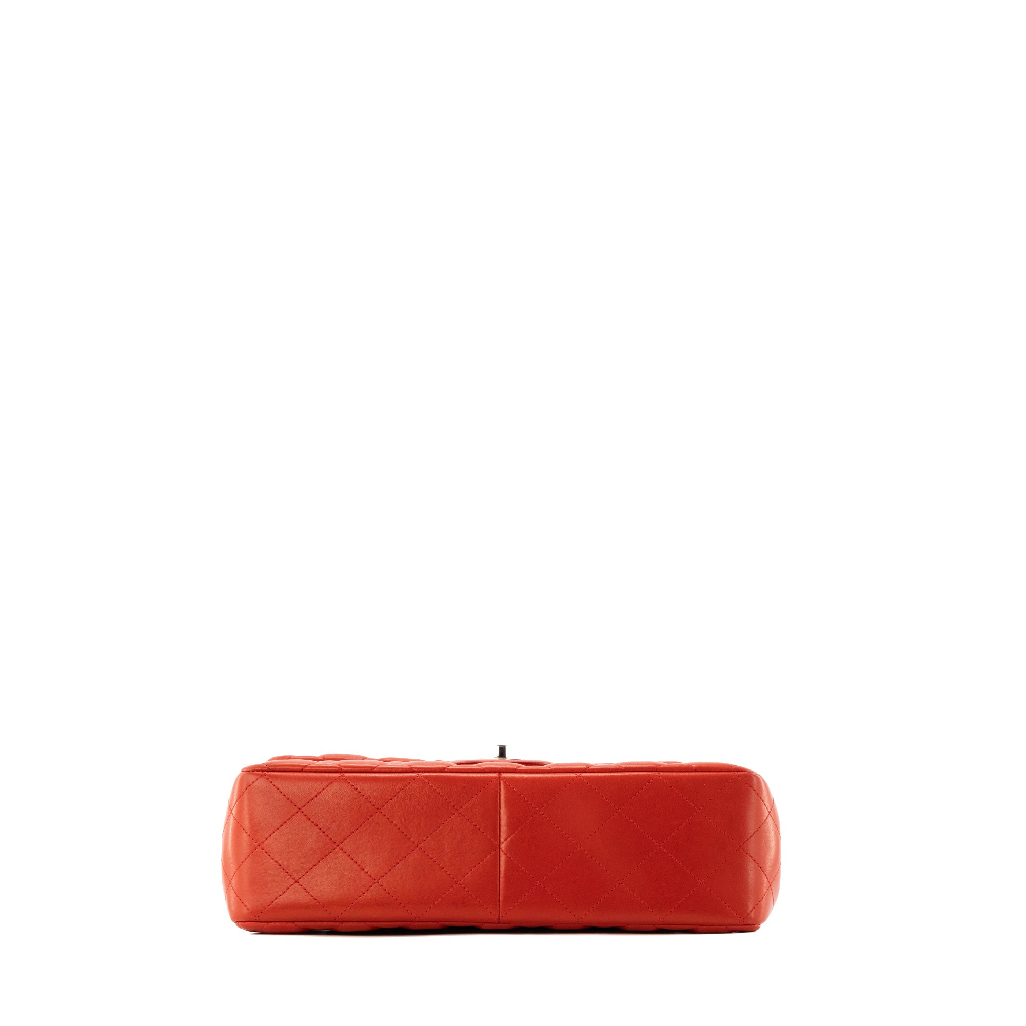 CHANEL - Sac à bandoulière Classique/Timeless Jumbo Chanel en cuir lisse rouge