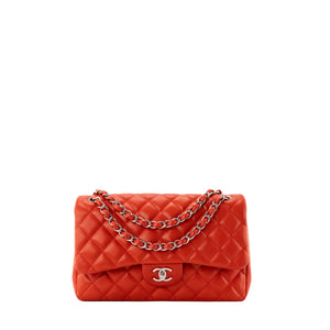CHANEL - Sac à bandoulière Classique/Timeless Jumbo Chanel en cuir lisse rouge