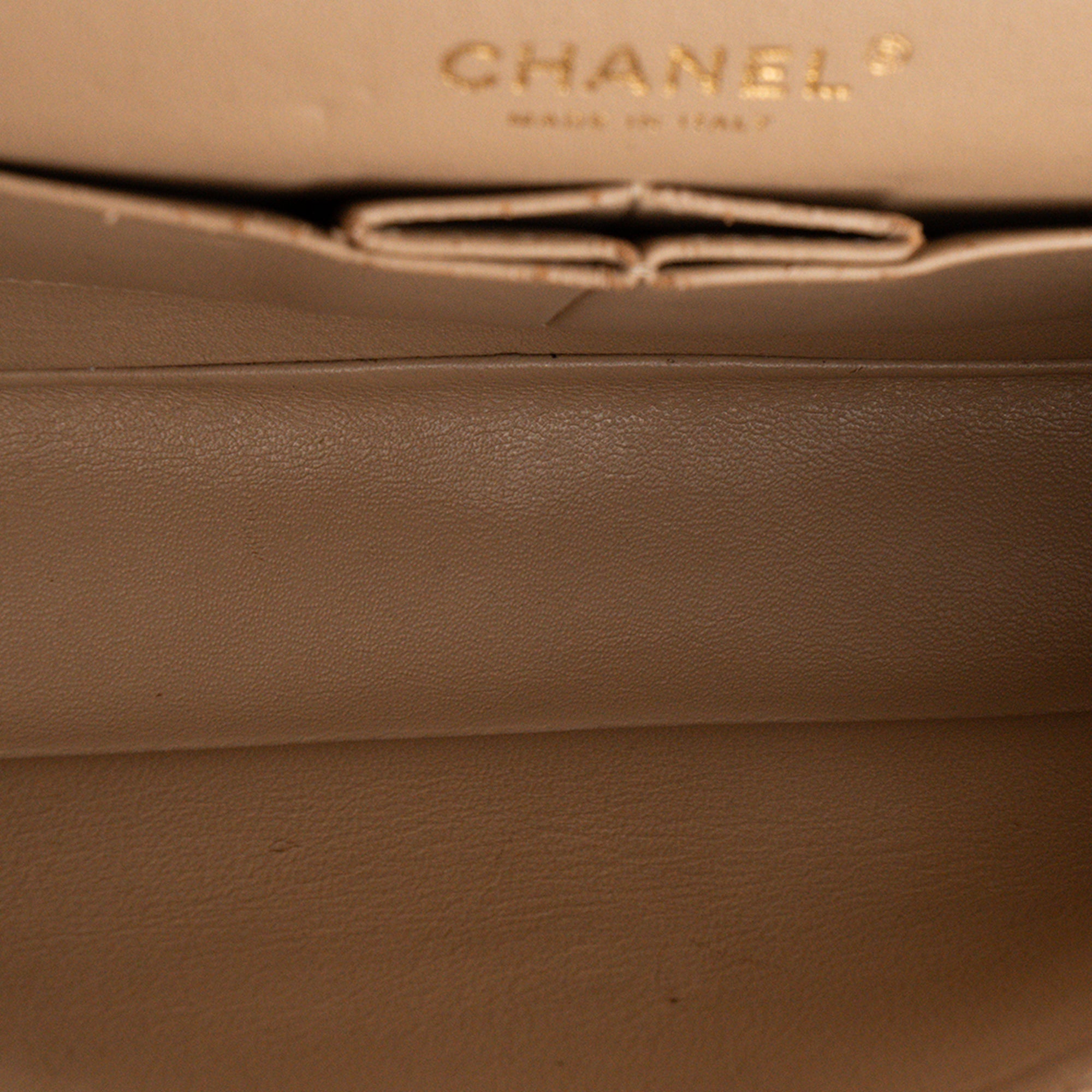 CHANEL - Sac à bandoulière Classique/Timeless Coco Sailor Chanel en toile beige et rouge édition limitée
