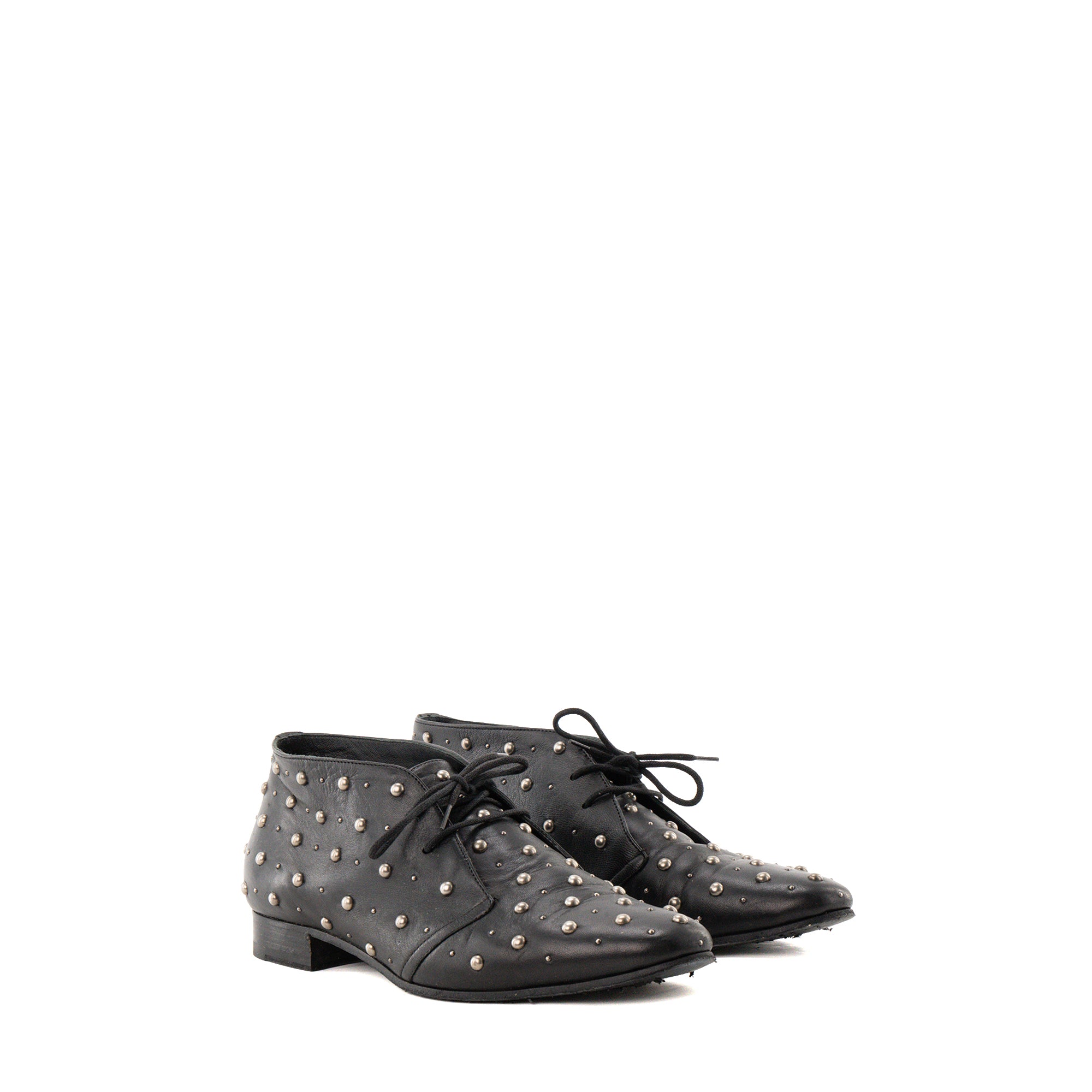 SAINT LAURENT - Derbies Saint Laurent en cuir lisse noir et studs argentés (T38)
