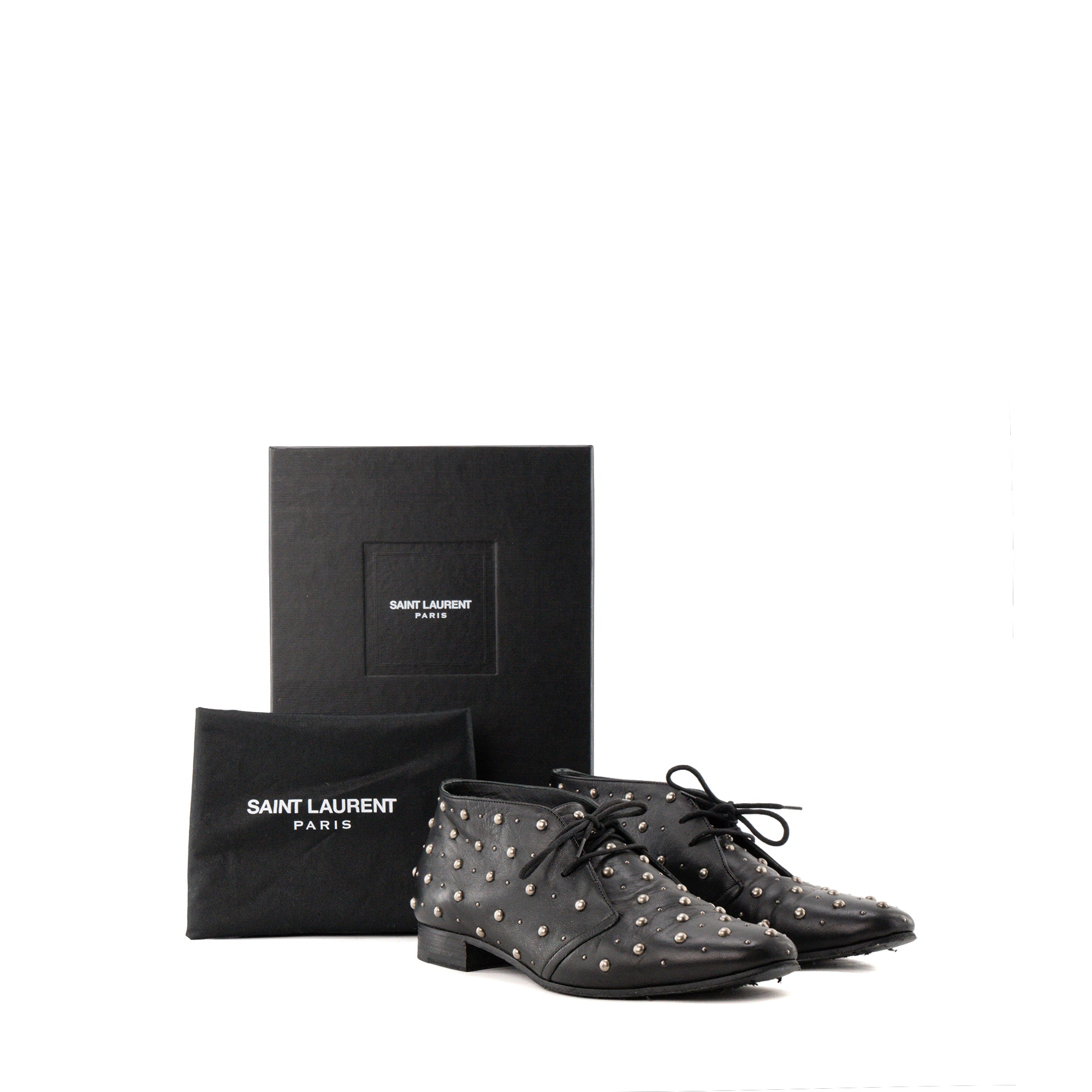 SAINT LAURENT - Derbies Saint Laurent en cuir lisse noir et studs argentés (T38)