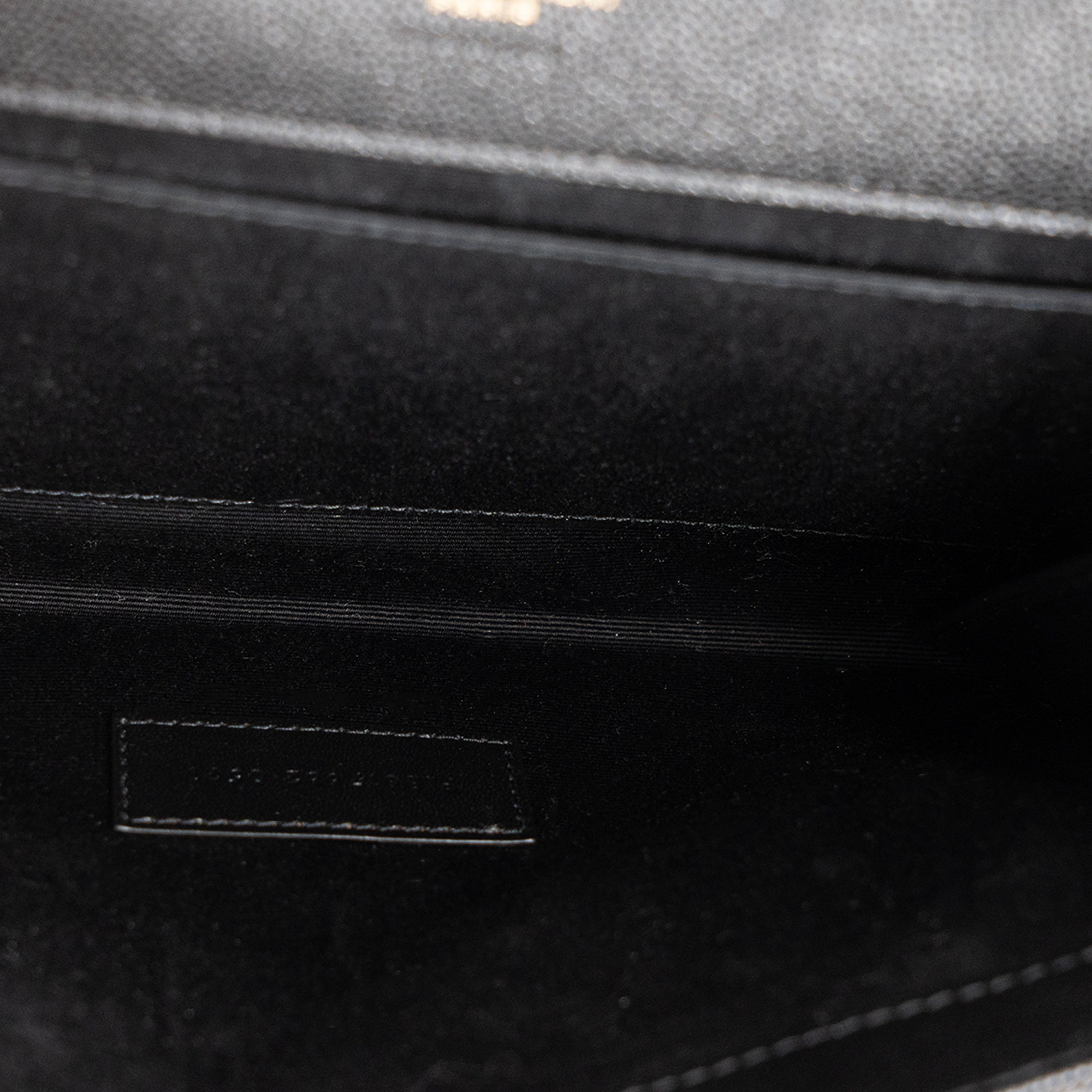 SAINT LAURENT - Pochette Cassandre Saint Laurent en cuir grainé noir
