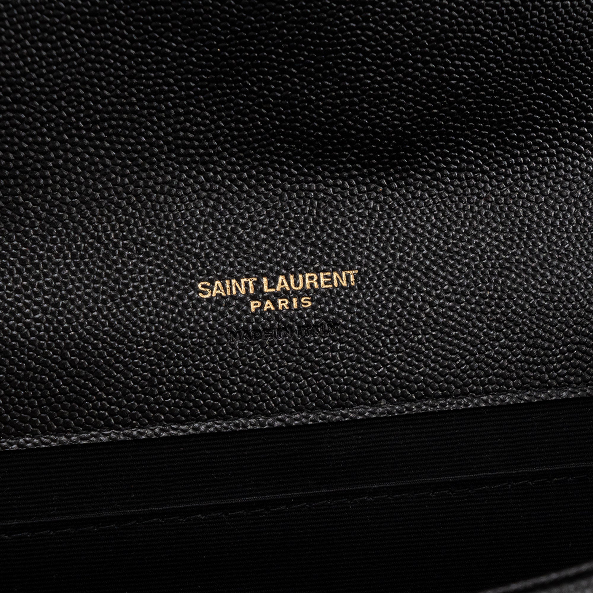 SAINT LAURENT - Pochette Cassandre Saint Laurent en cuir grainé noir