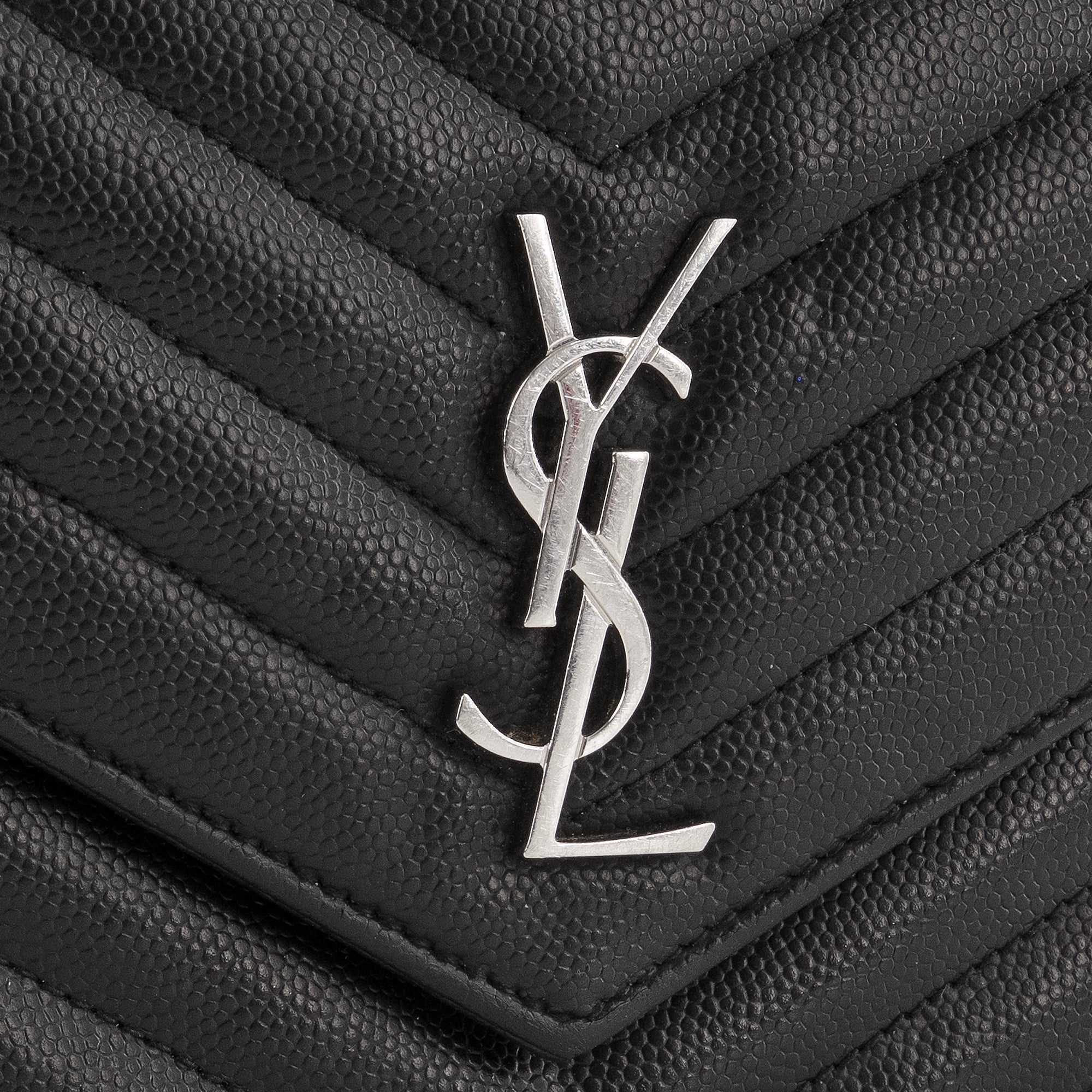 SAINT LAURENT - Sac à bandoulière Cassandre Saint Laurent en cuir grainé noir