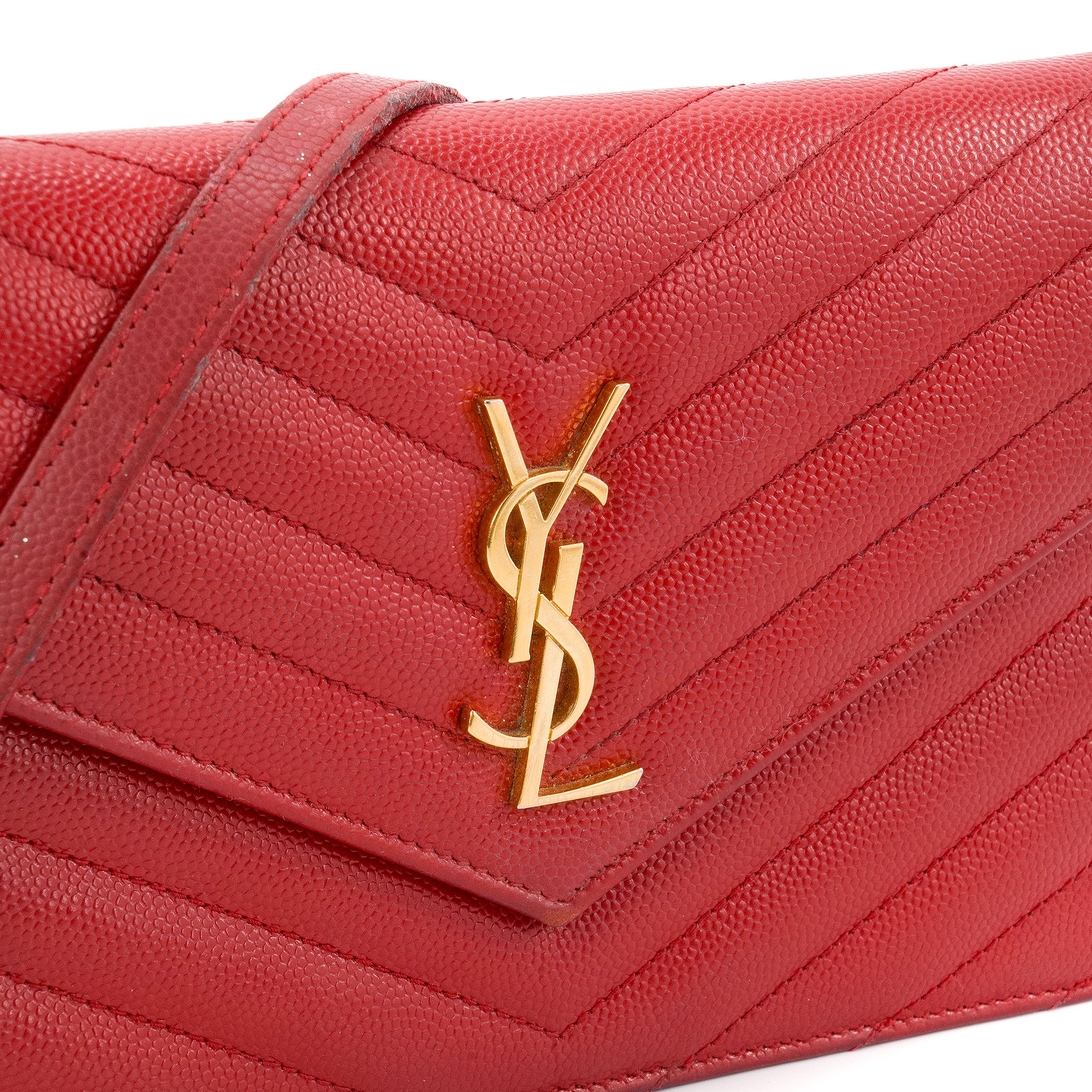 SAINT LAURENT - Sac à bandoulière Cassandre Saint Laurent en cuir grainé rouge