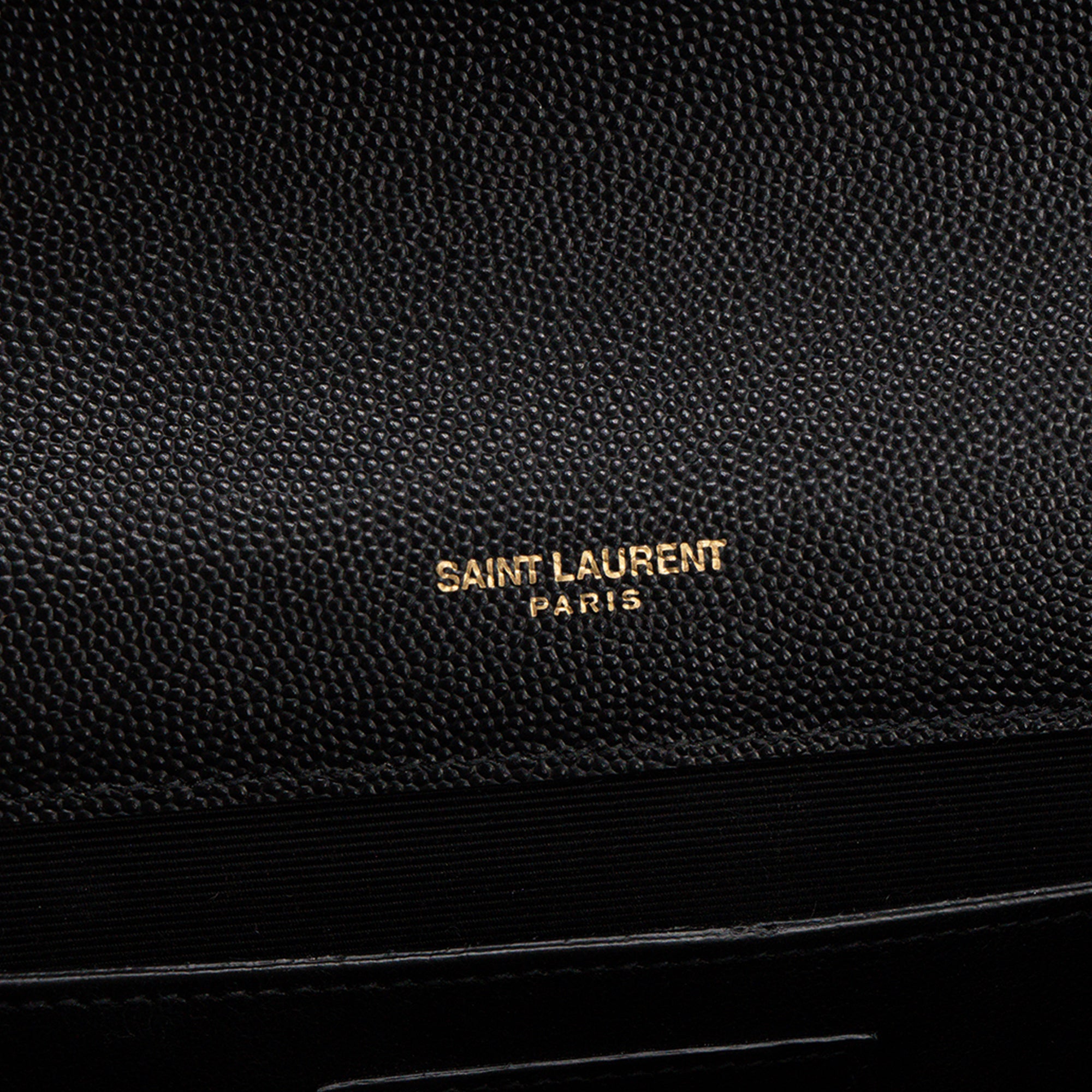 SAINT LAURENT - Sac à bandoulière Envelope Medium Saint Laurent en cuir grainé noir