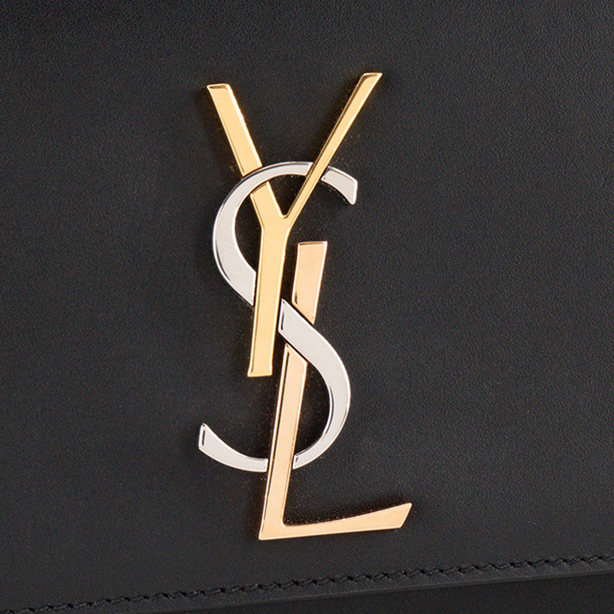 SAINT LAURENT - Sac à bandoulière Kate Saint Laurent en cuir lisse noir et bijouterie tricolore
