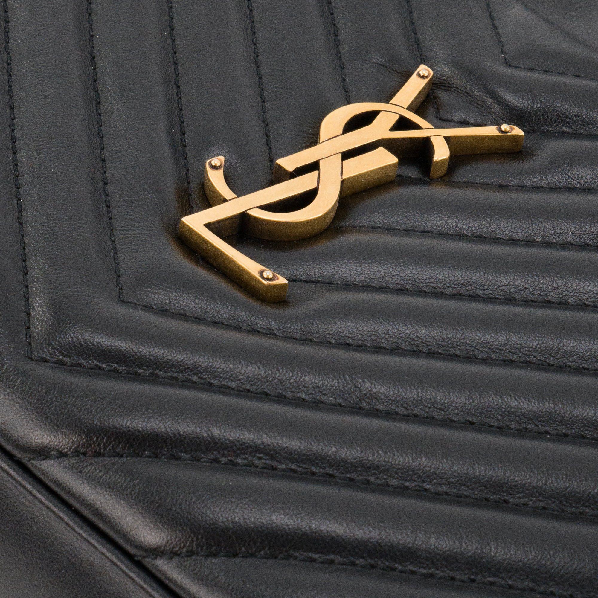 SAINT LAURENT - Sac à bandoulière Lou Saint Laurent en cuir noir