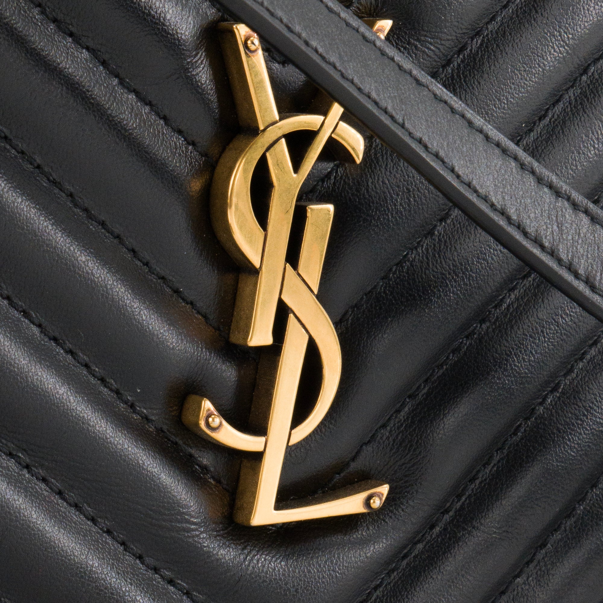 SAINT LAURENT - Sac à bandoulière Lou Saint Laurent en cuir noir