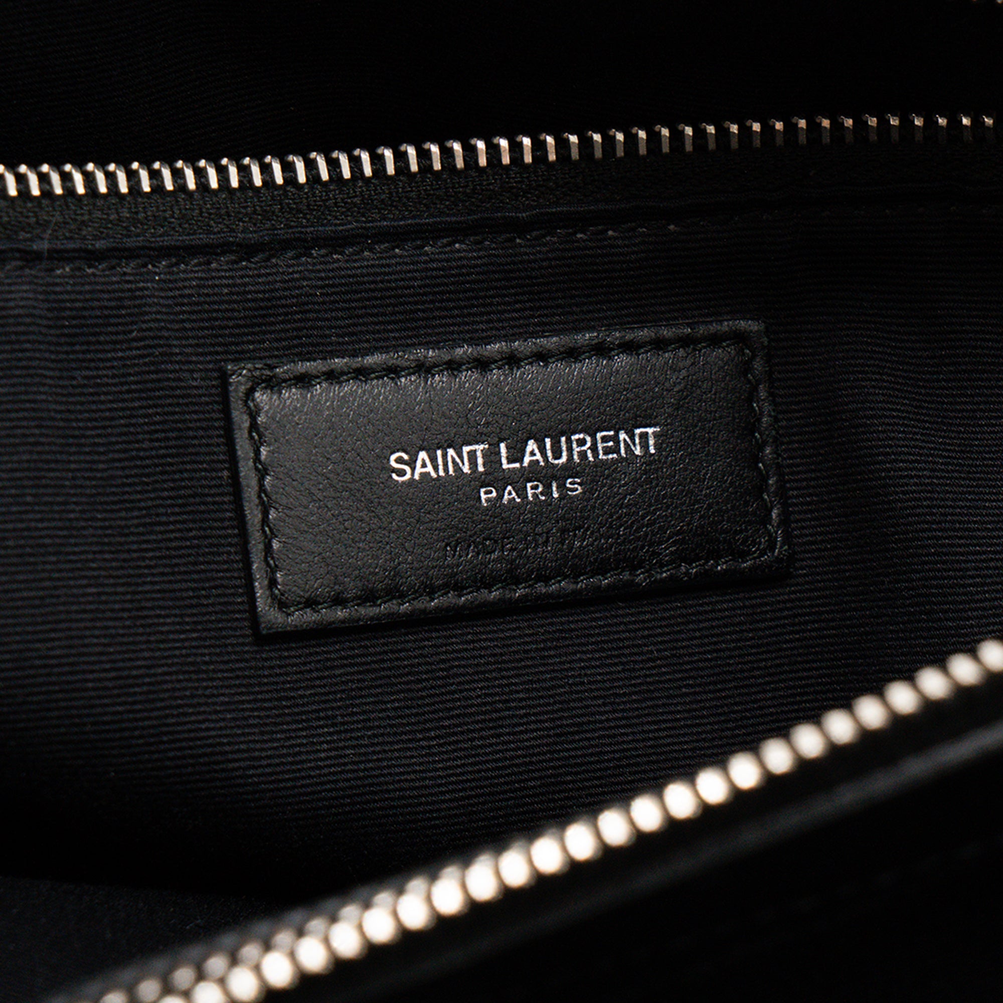 SAINT LAURENT - Sac à bandoulière Loulou GM Saint Laurent en cuir lisse noir