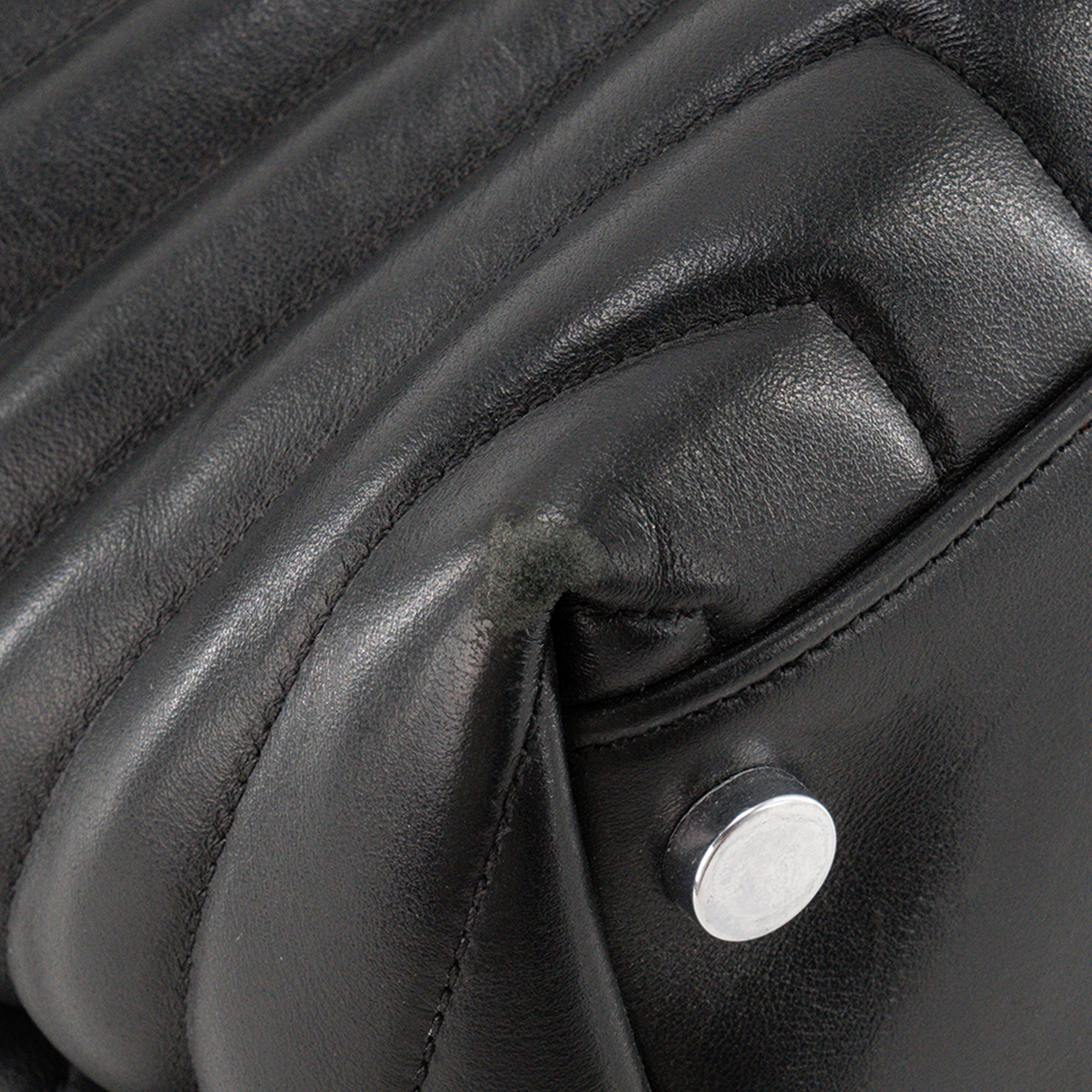 SAINT LAURENT - Sac à bandoulière Loulou GM Saint Laurent en cuir lisse noir