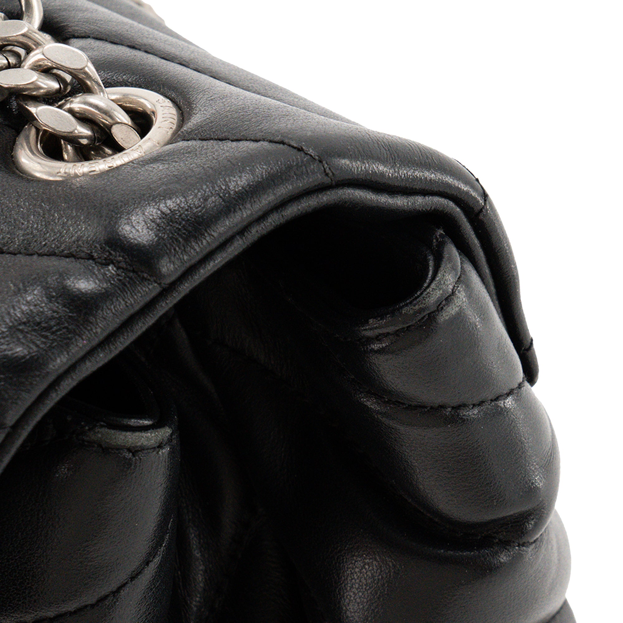 SAINT LAURENT - Sac à bandoulière Loulou GM Saint Laurent en cuir lisse noir