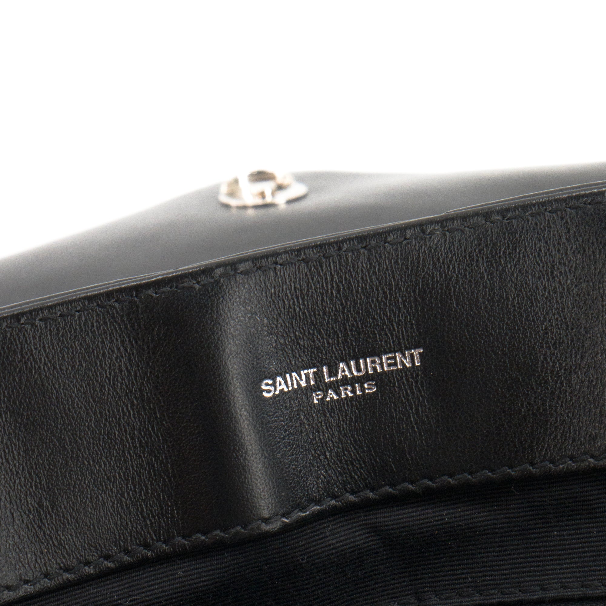 SAINT LAURENT - Sac à bandoulière Loulou Medium Saint Laurent en cuir lisse noir