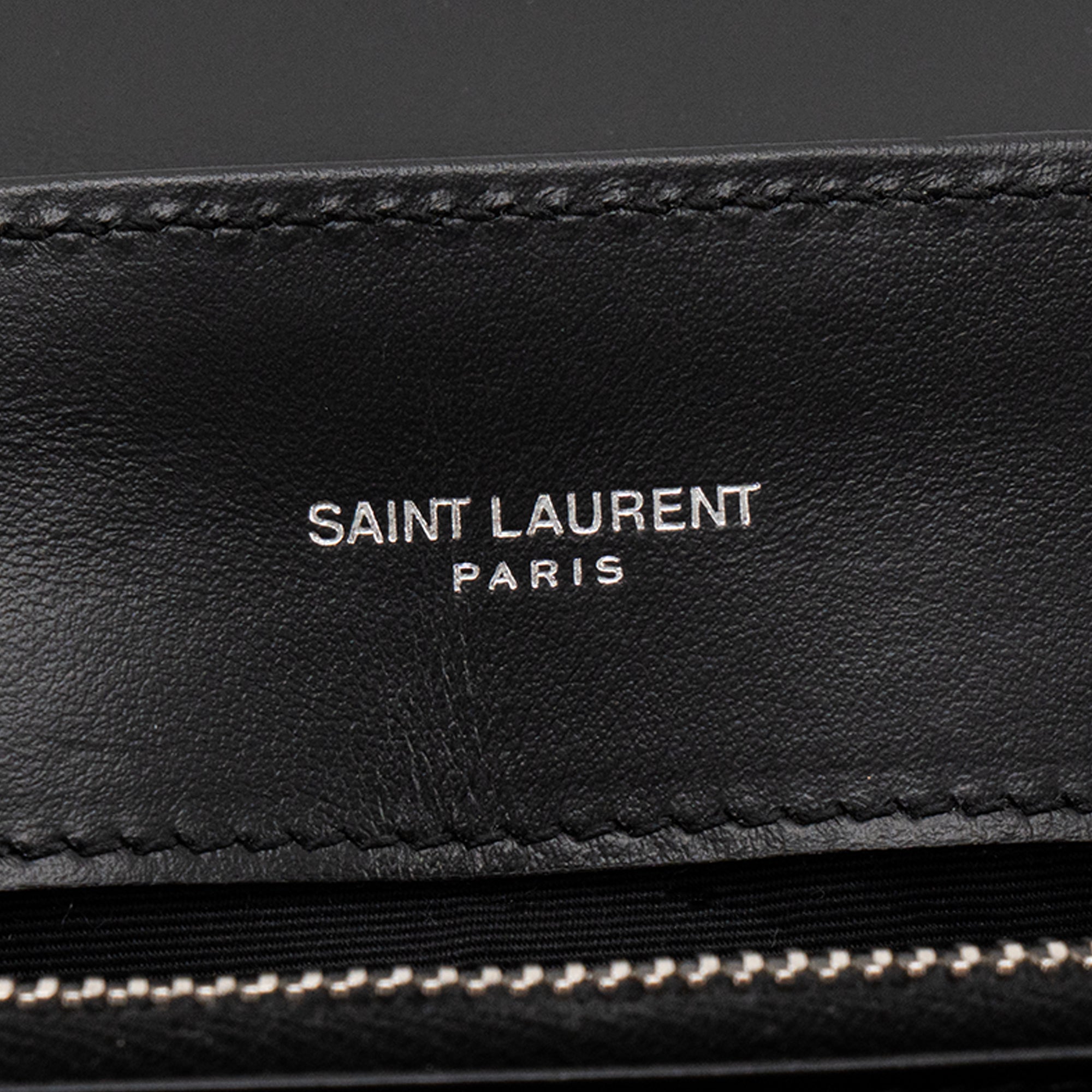 SAINT LAURENT - Sac à bandoulière Loulou Médium Saint Laurent en cuir lisse noir