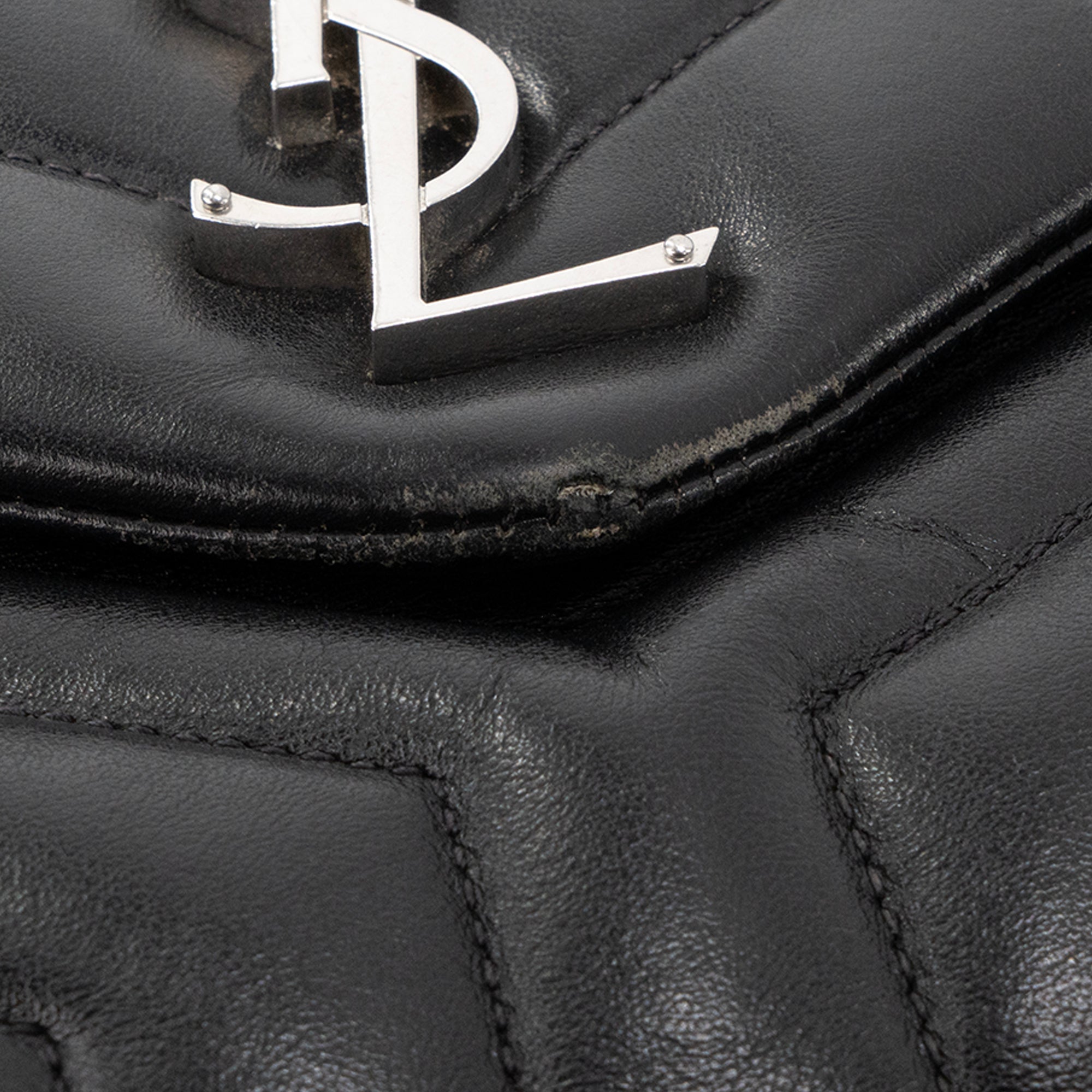 SAINT LAURENT - Sac à bandoulière Loulou Medium Saint Laurent en cuir lisse noir