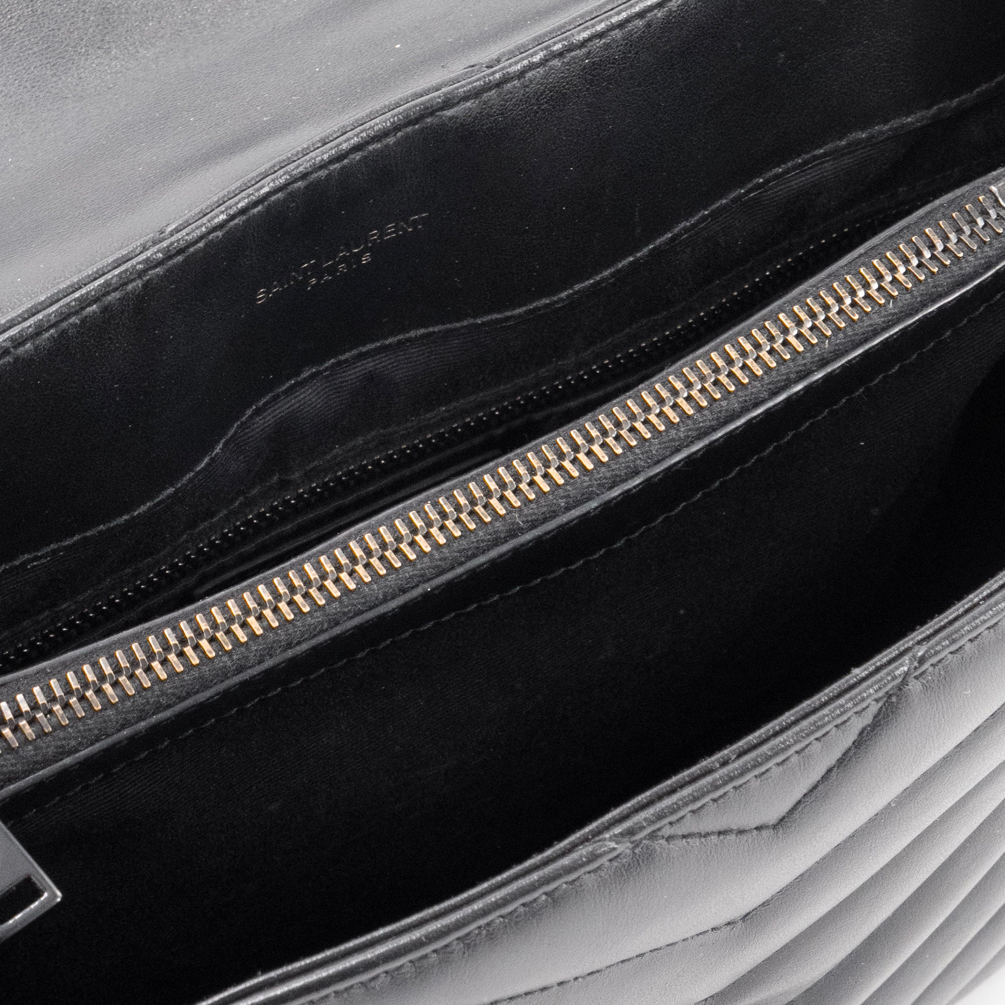 SAINT LAURENT - Sac à bandoulière Loulou medium Saint Laurent en cuir lisse noir full black