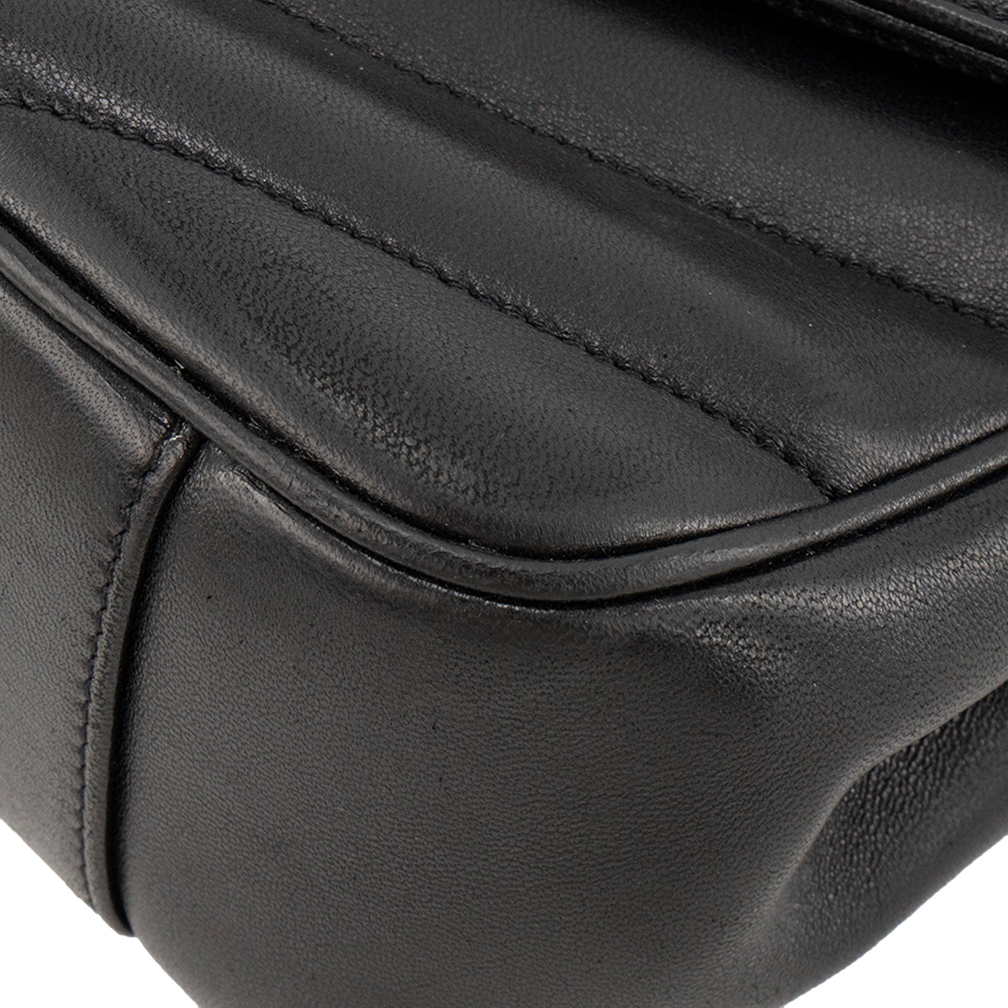 SAINT LAURENT - Sac à bandoulière Loulou medium Saint Laurent en cuir lisse noir