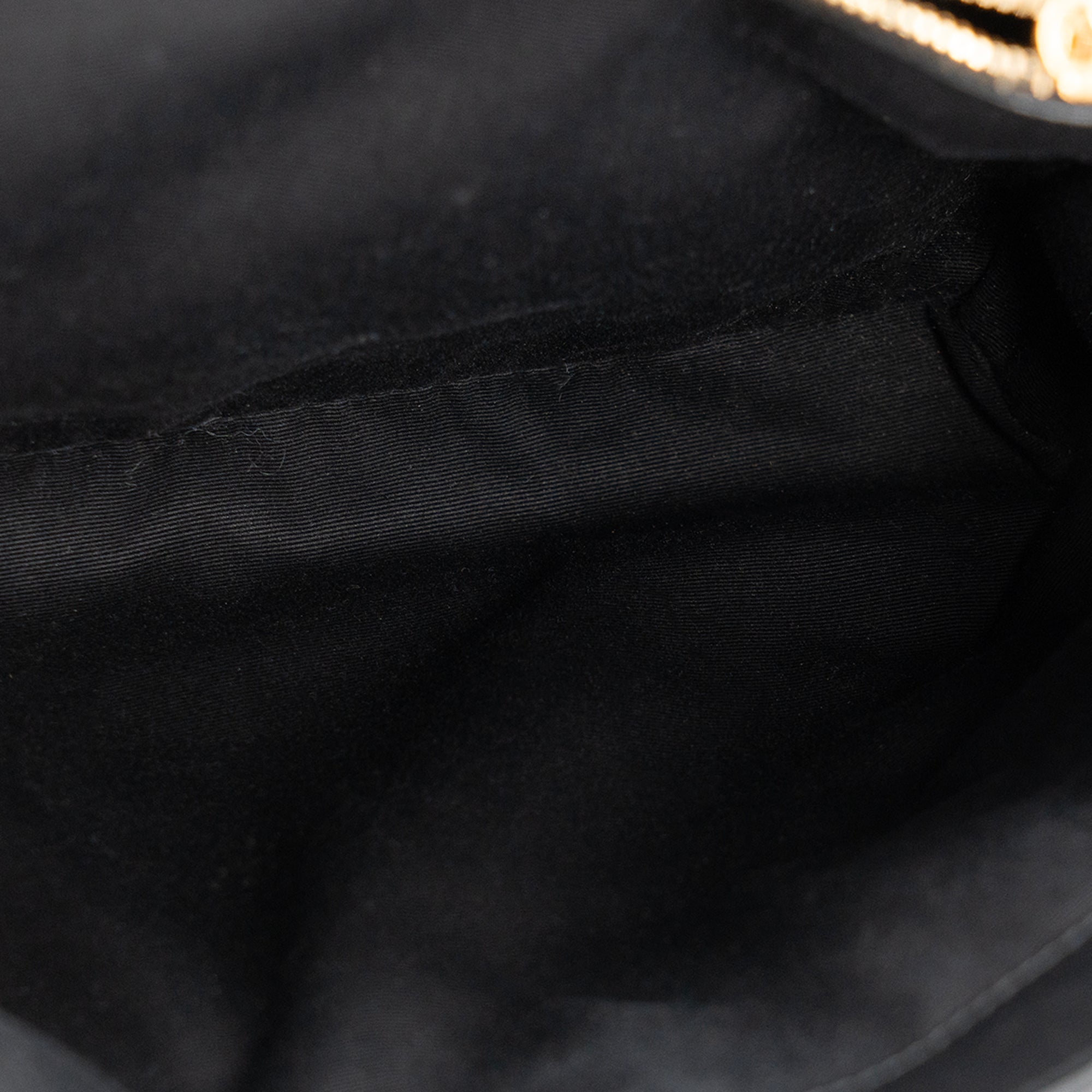SAINT LAURENT - Sac à bandoulière Loulou Medium Saint Laurent en cuir lisse noir