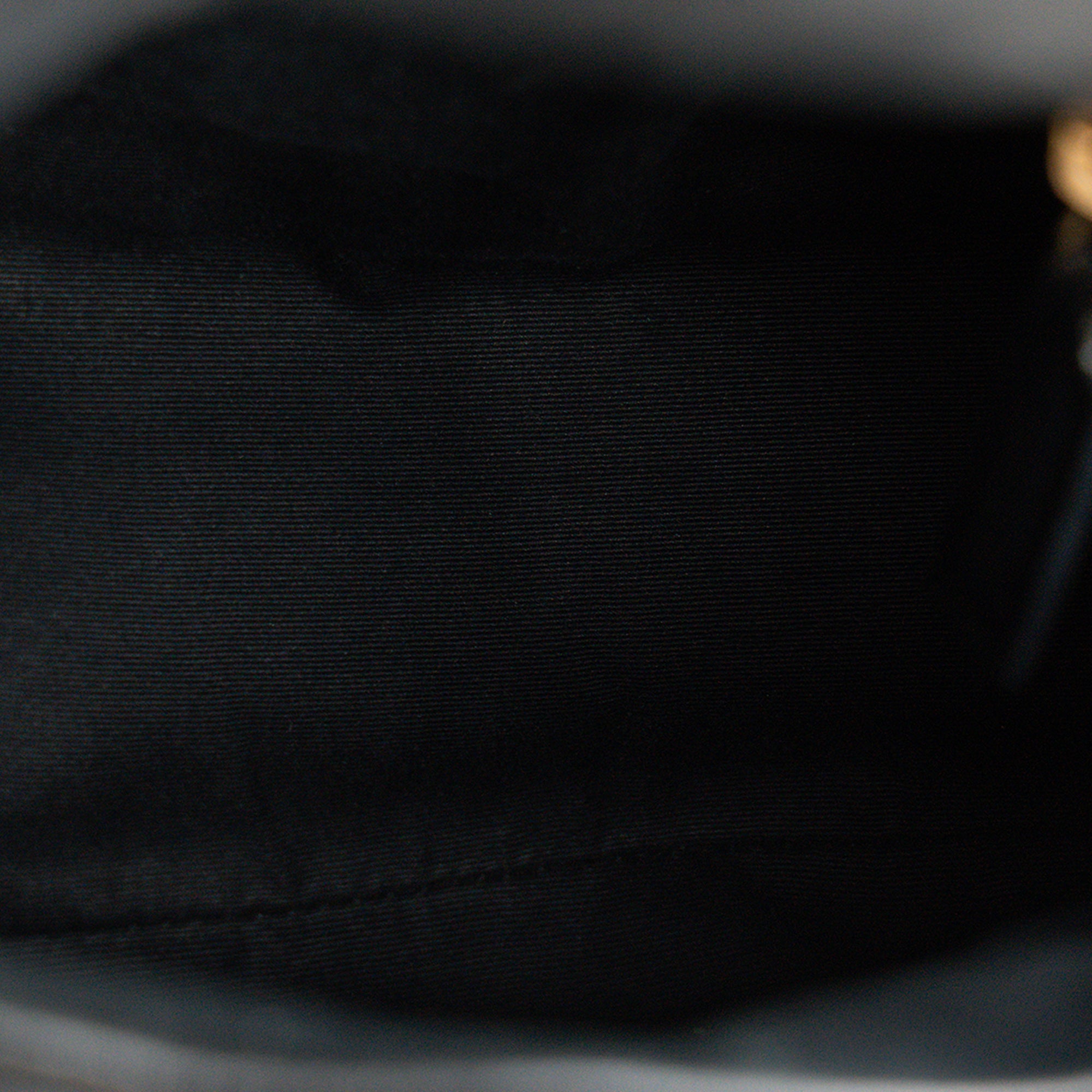 SAINT LAURENT - Sac à bandoulière Loulou Puffer Small Saint Laurent en cuir lisse noir