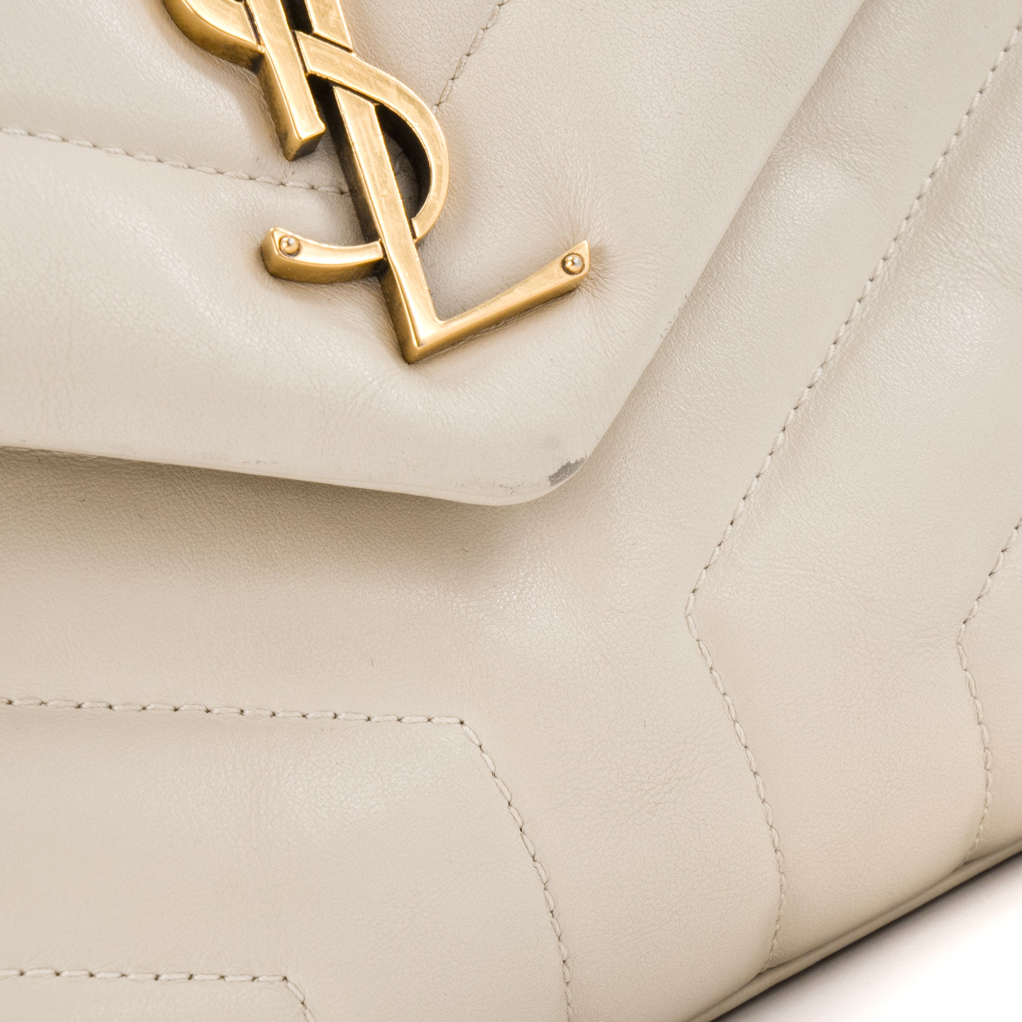 SAINT LAURENT - Sac à bandoulière Loulou Small Saint Laurent en cuir beige