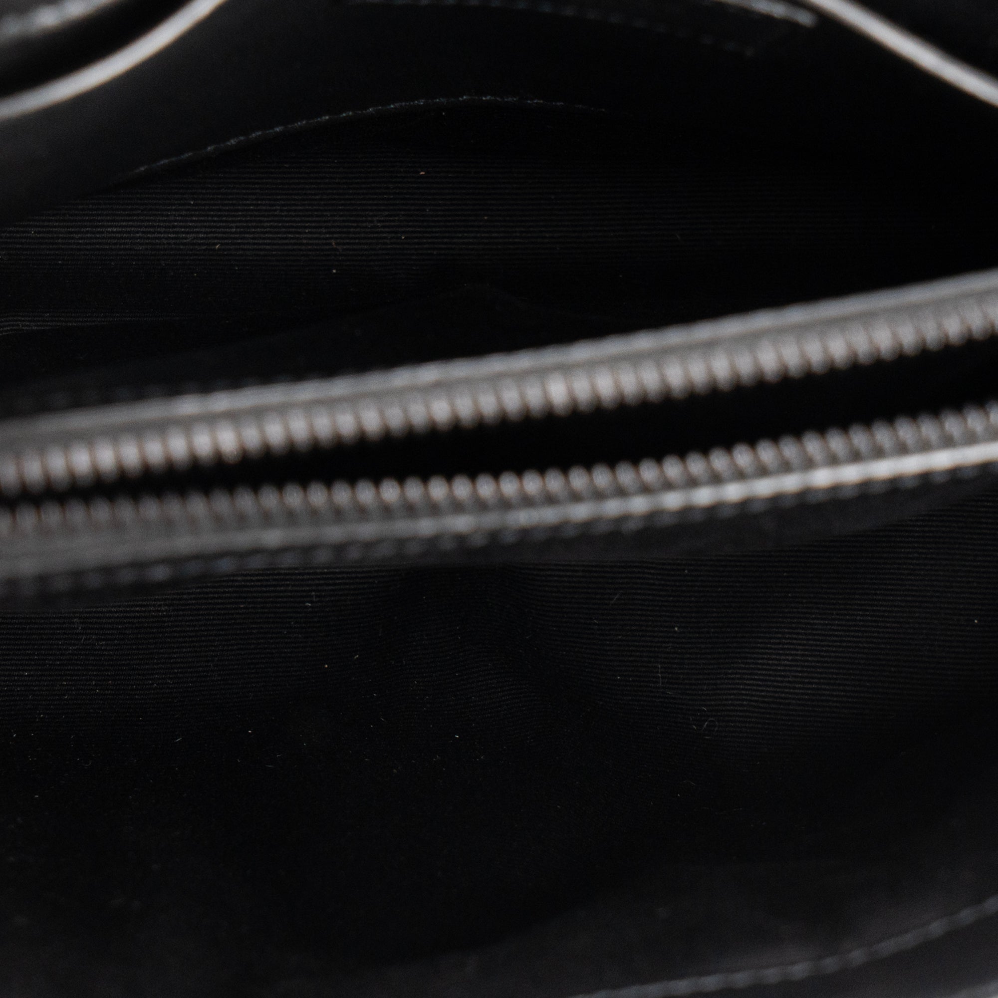 SAINT LAURENT - Sac à bandoulière Loulou Small Saint Laurent en cuir lisse full black