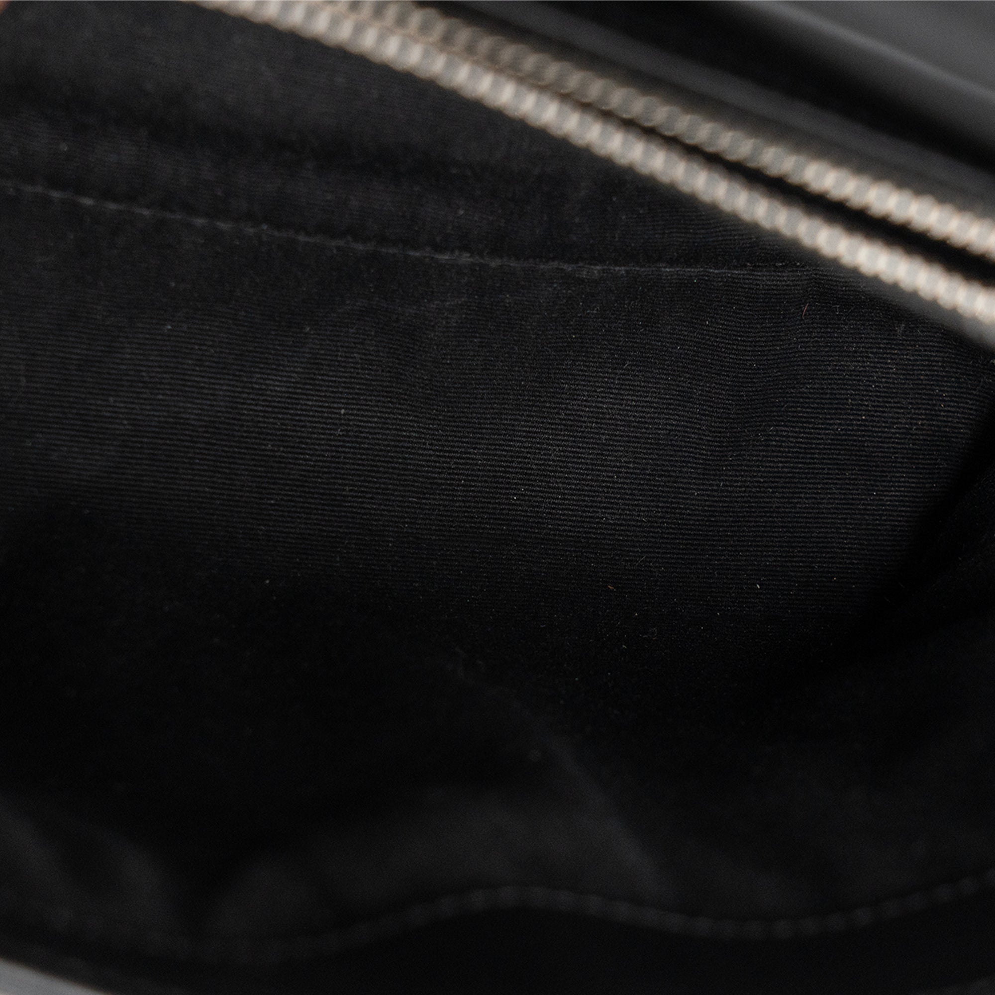 SAINT LAURENT - Sac à bandoulière Loulou Small Saint Laurent en cuir lisse noir