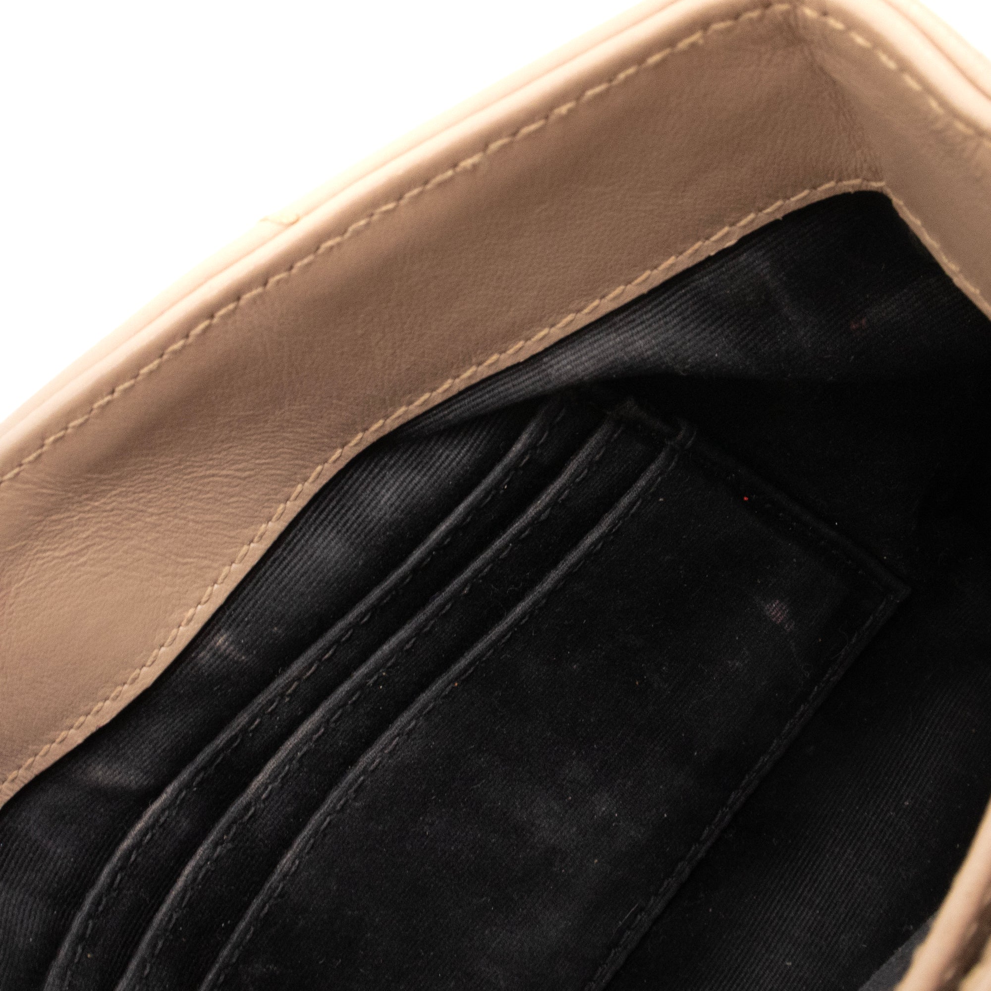 SAINT LAURENT - Sac à bandoulière Loulou Toy Saint Laurent en cuir chevron beige