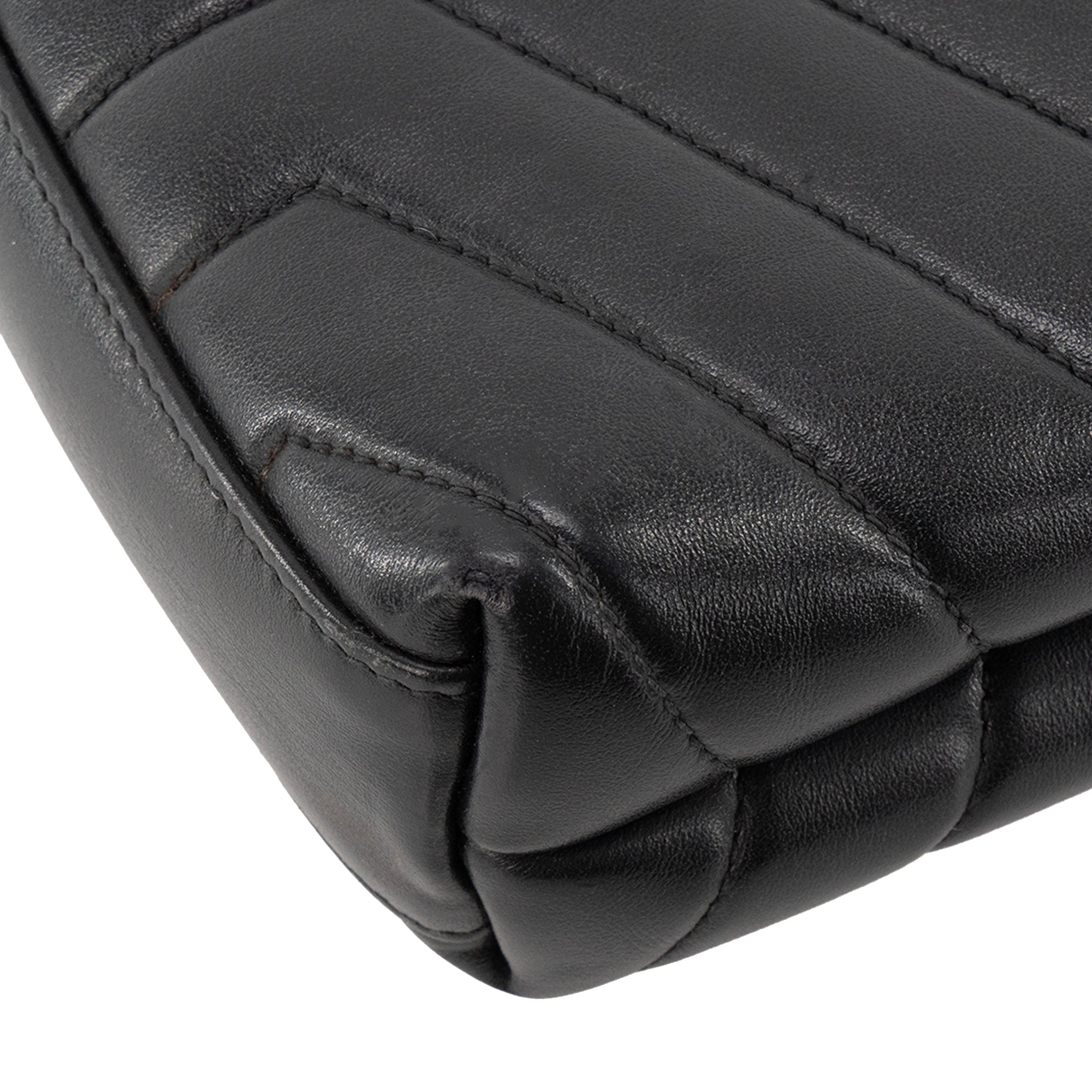 SAINT LAURENT - Sac à bandoulière Loulou Toy Saint Laurent en cuir lisse noir