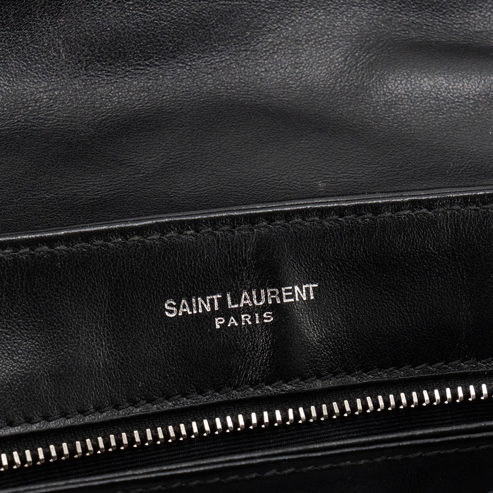 SAINT LAURENT - Sac à bandoulière Loulou Toy Saint Laurent en cuir lisse noir