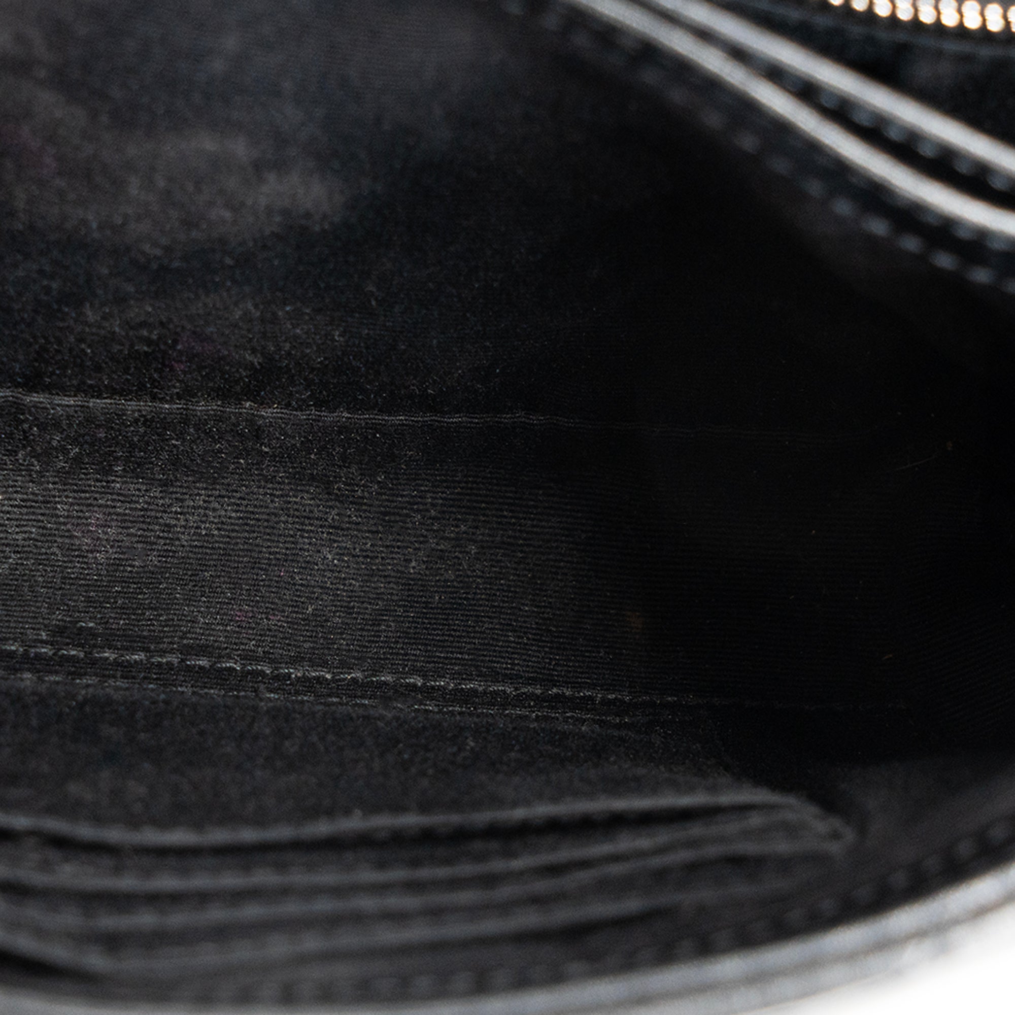 SAINT LAURENT - Sac à bandoulière Loulou Toy Saint Laurent en cuir lisse noir