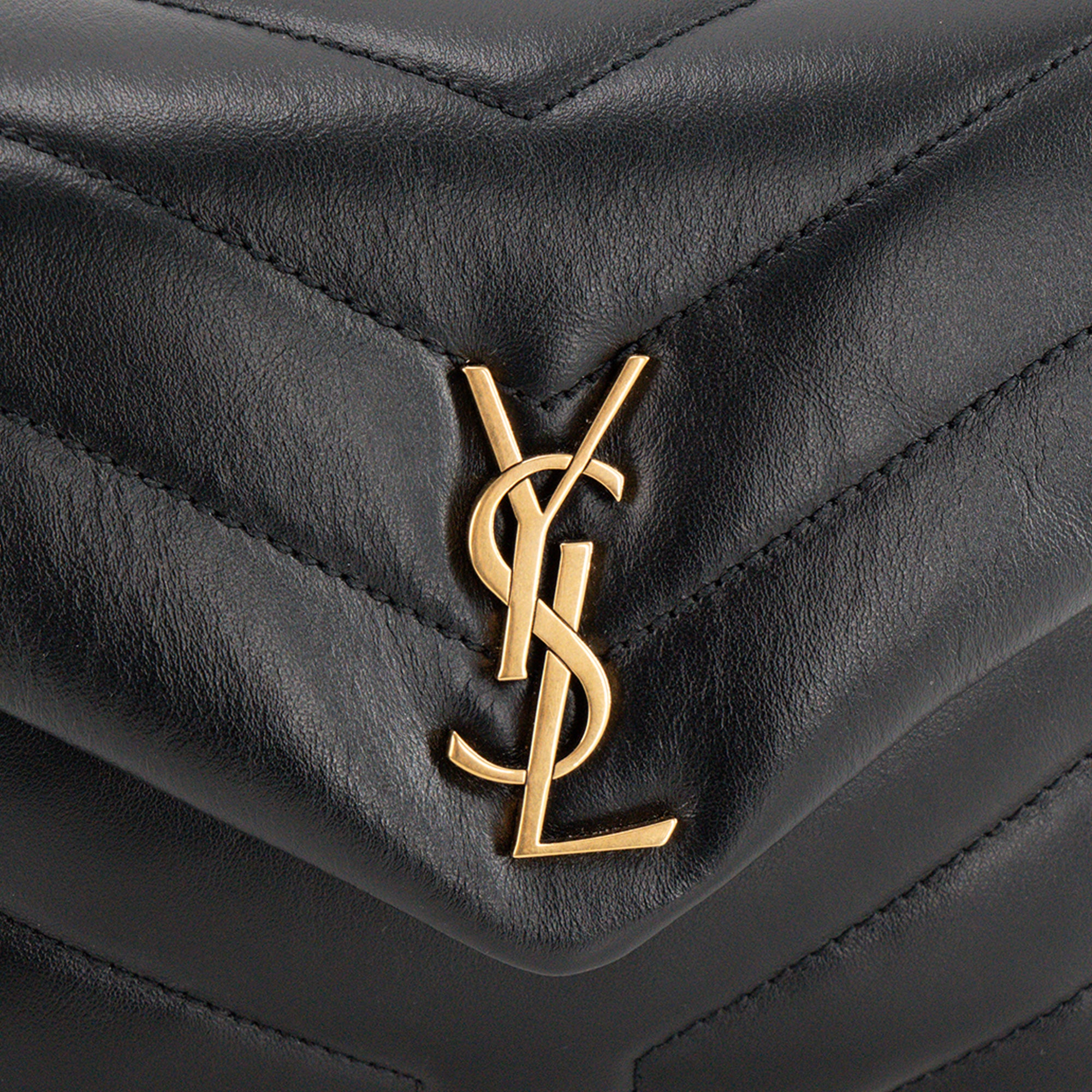 SAINT LAURENT - Sac à bandoulière Loulou Toy Saint Laurent en cuir lisse noir