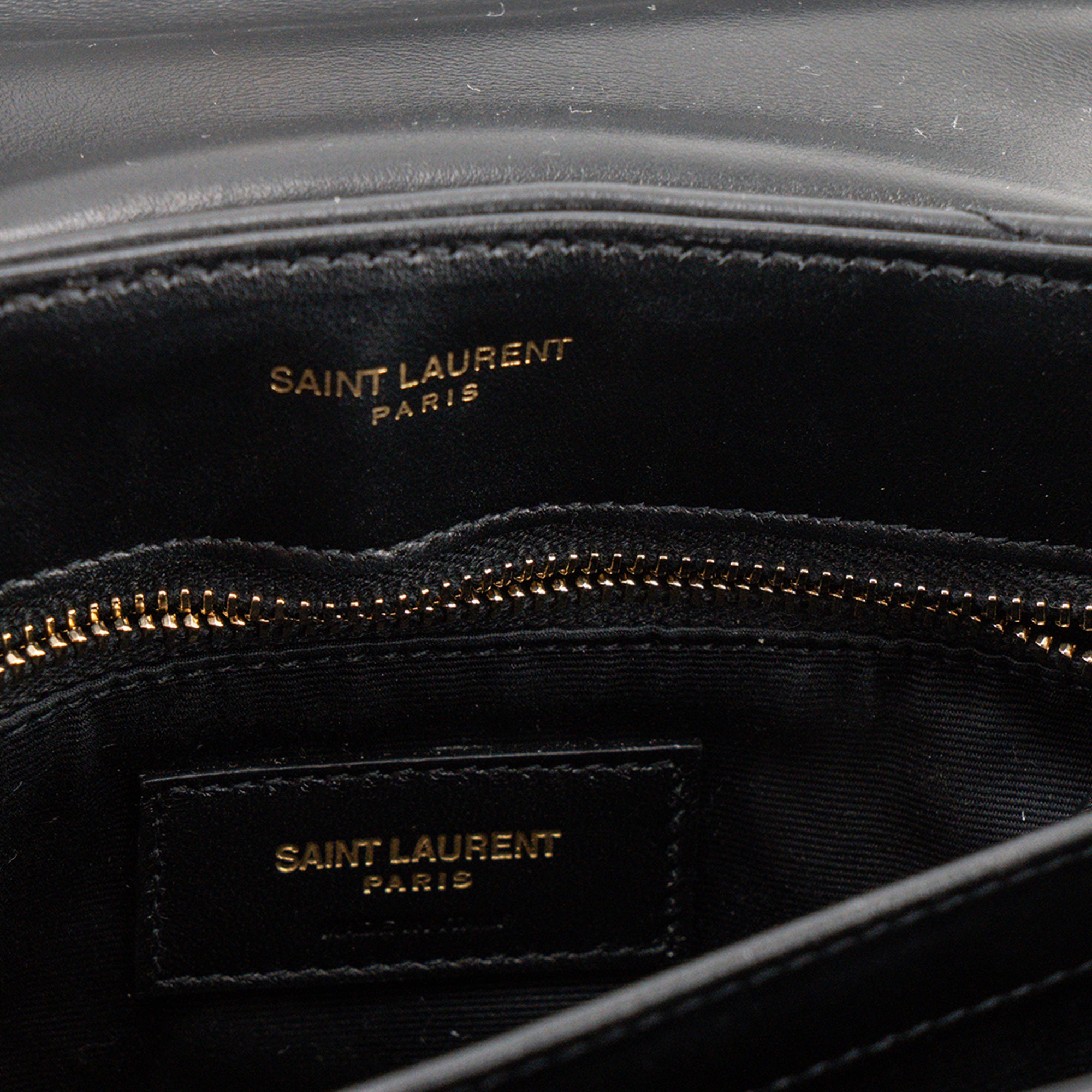 SAINT LAURENT - Sac à bandoulière Loulou Toy Saint Laurent en cuir lisse noir
