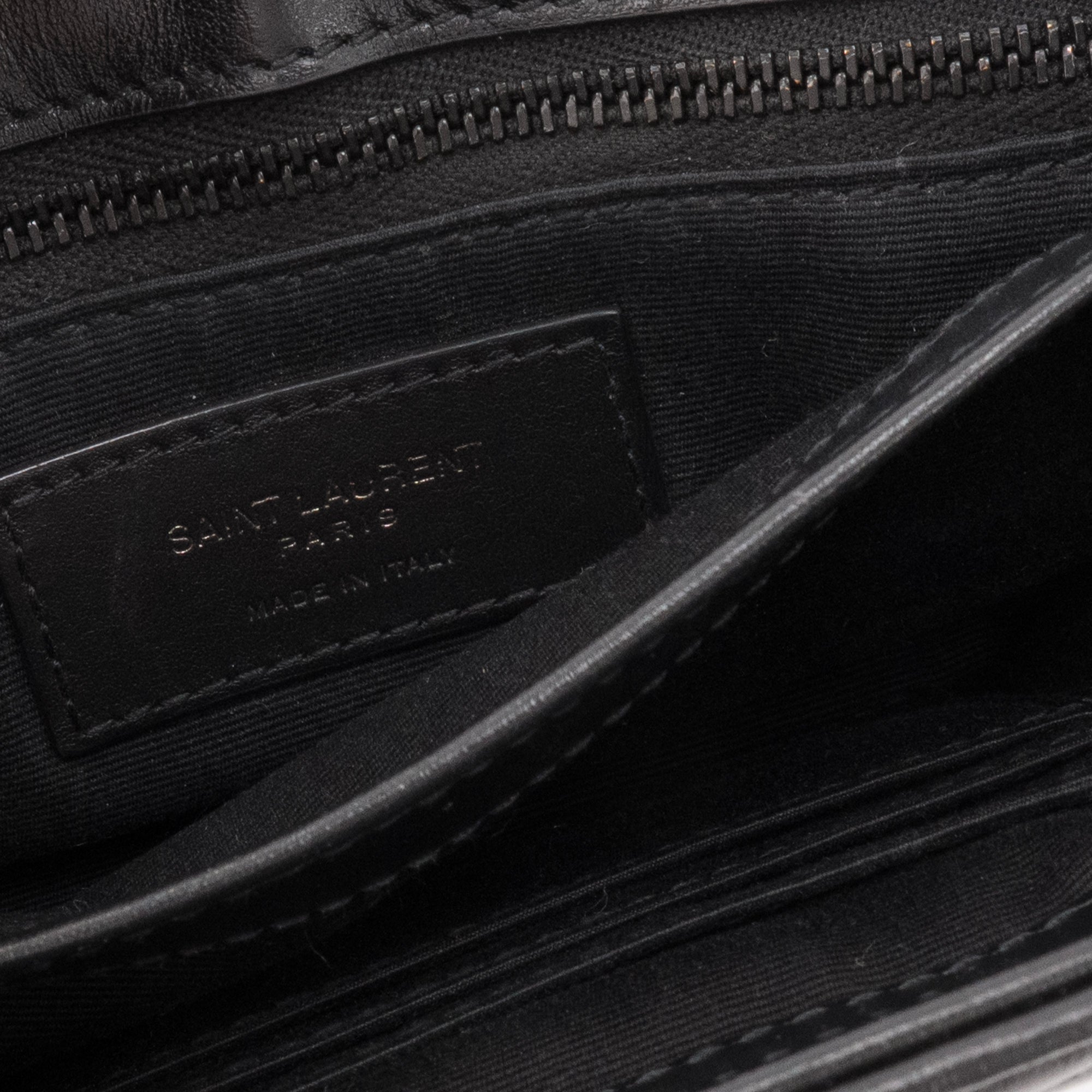 SAINT LAURENT - Sac à bandoulière Loulou toy Saint Laurent en cuir noir