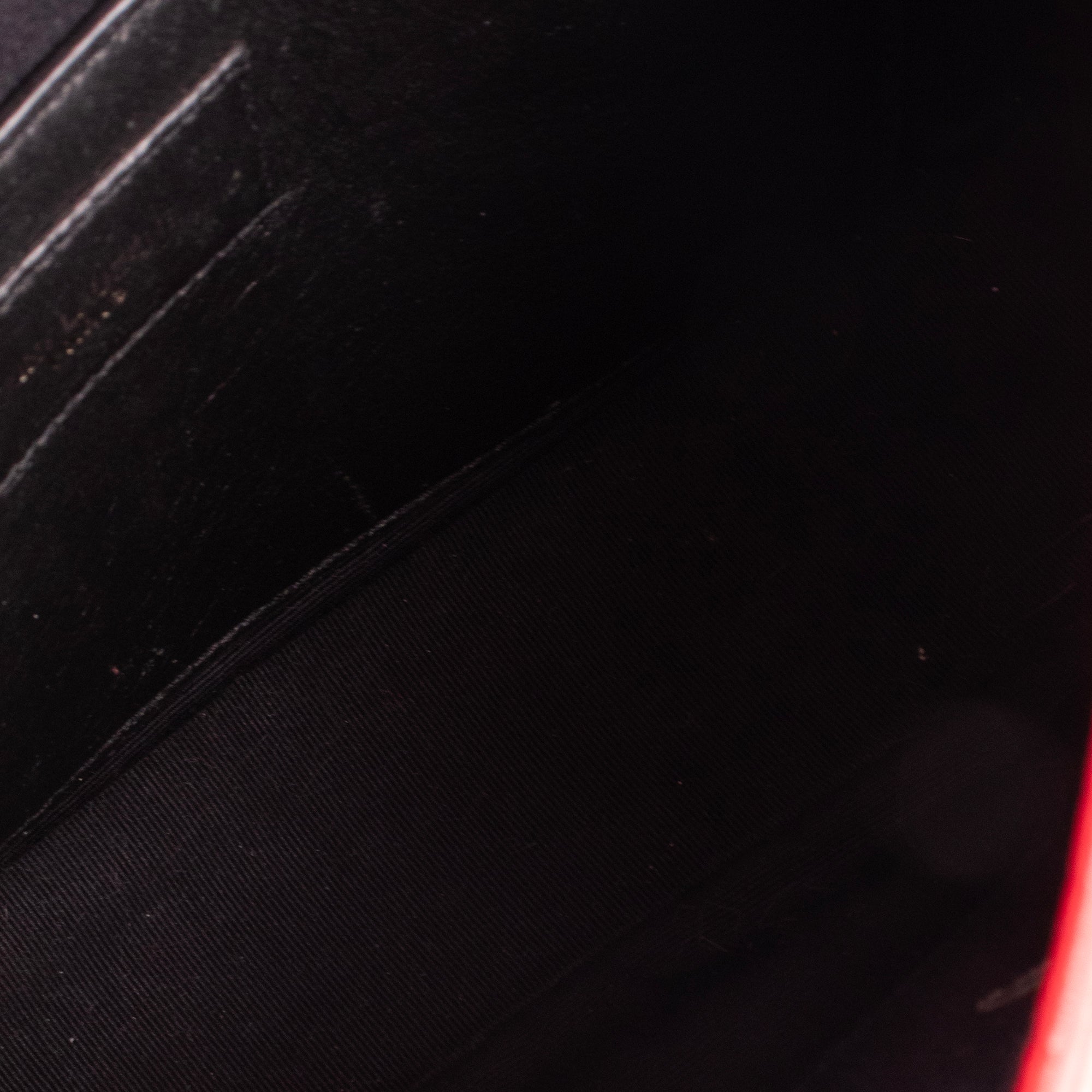 SAINT LAURENT - Sac à bandoulière Niki baby Saint Laurent en cuir froissé rouge