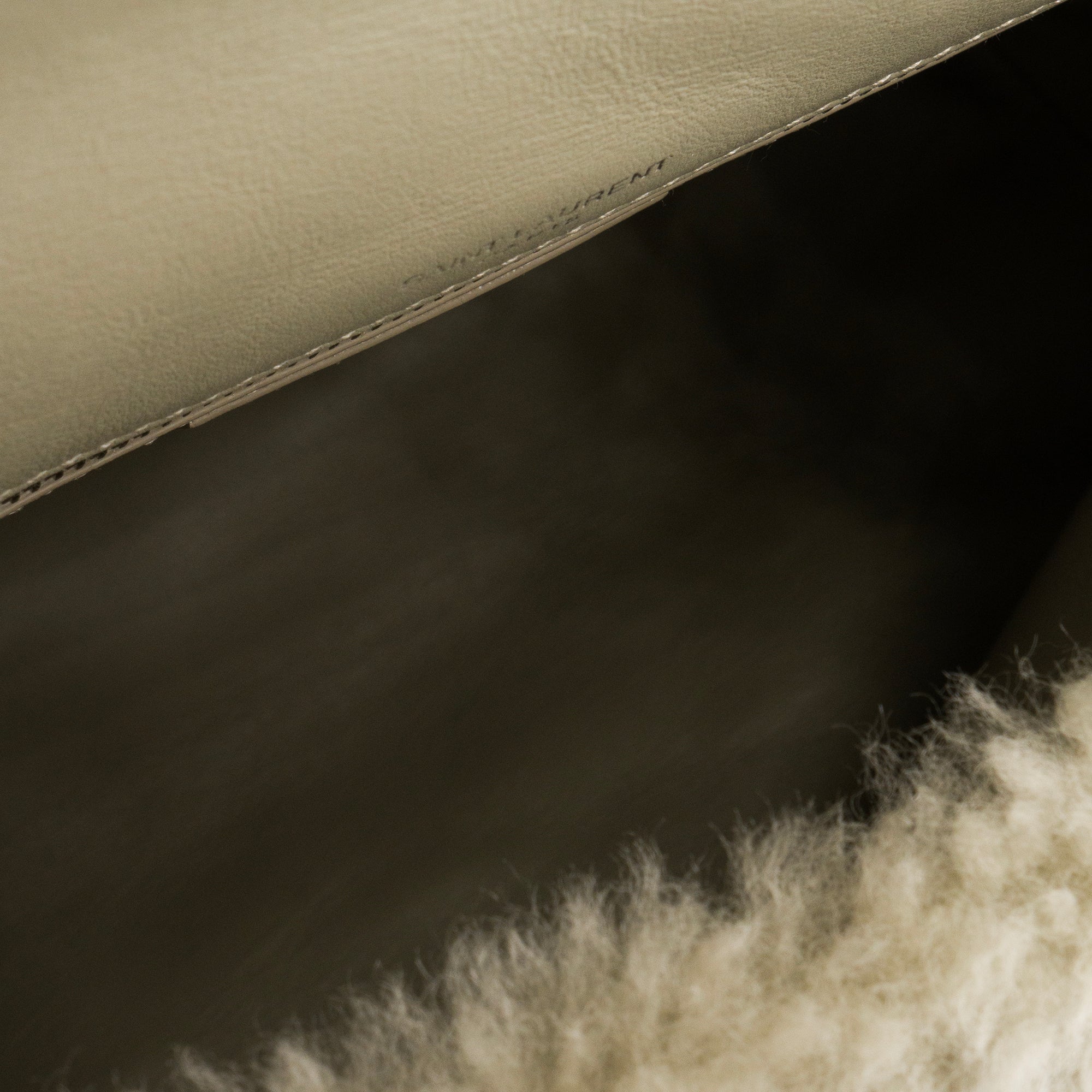 SAINT LAURENT - Sac à bandoulière Niki Medium Saint Laurent en cuir shearling gris vert