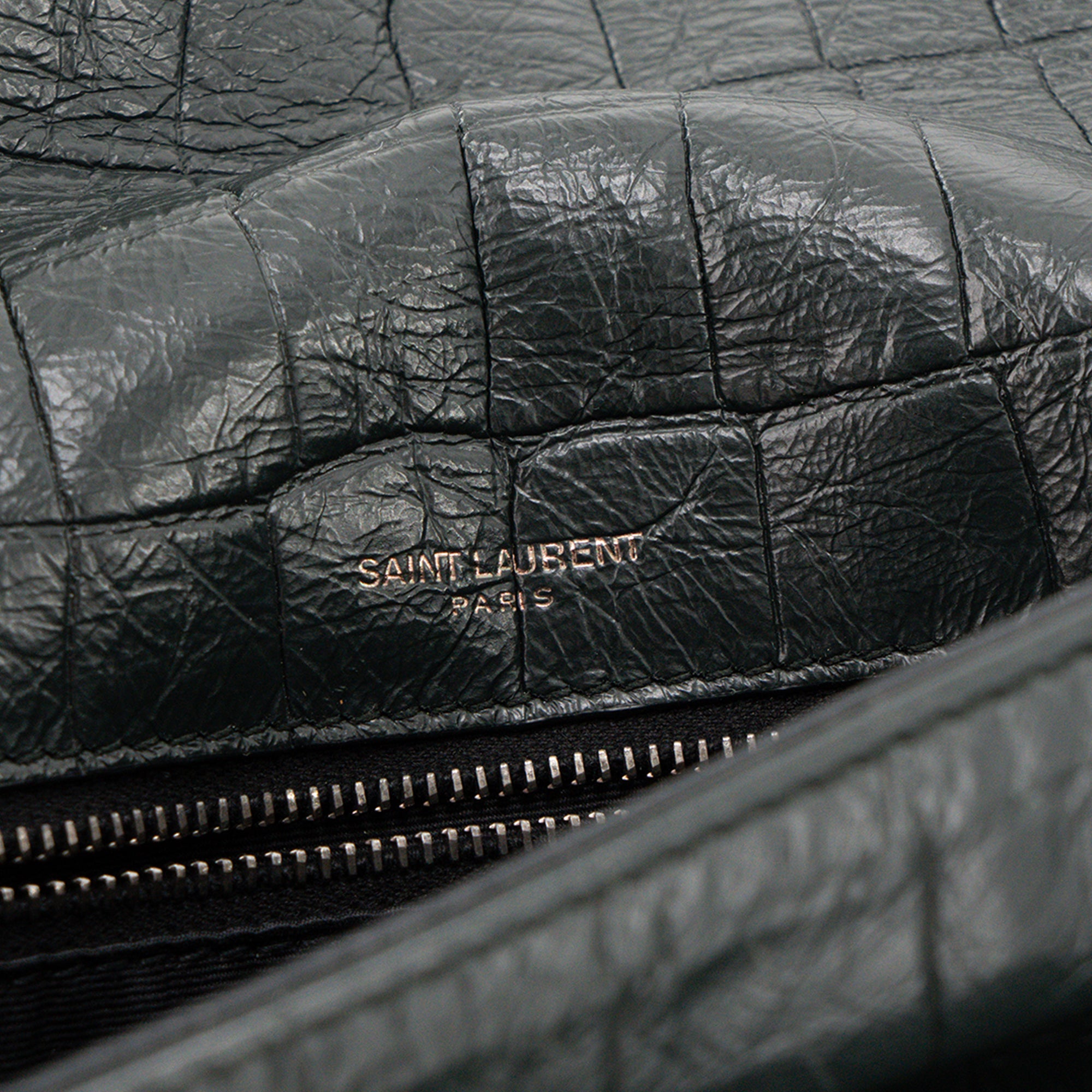 SAINT LAURENT - Sac à bandoulière Niki Saint Laurent en cuir embossé croco vert foncé