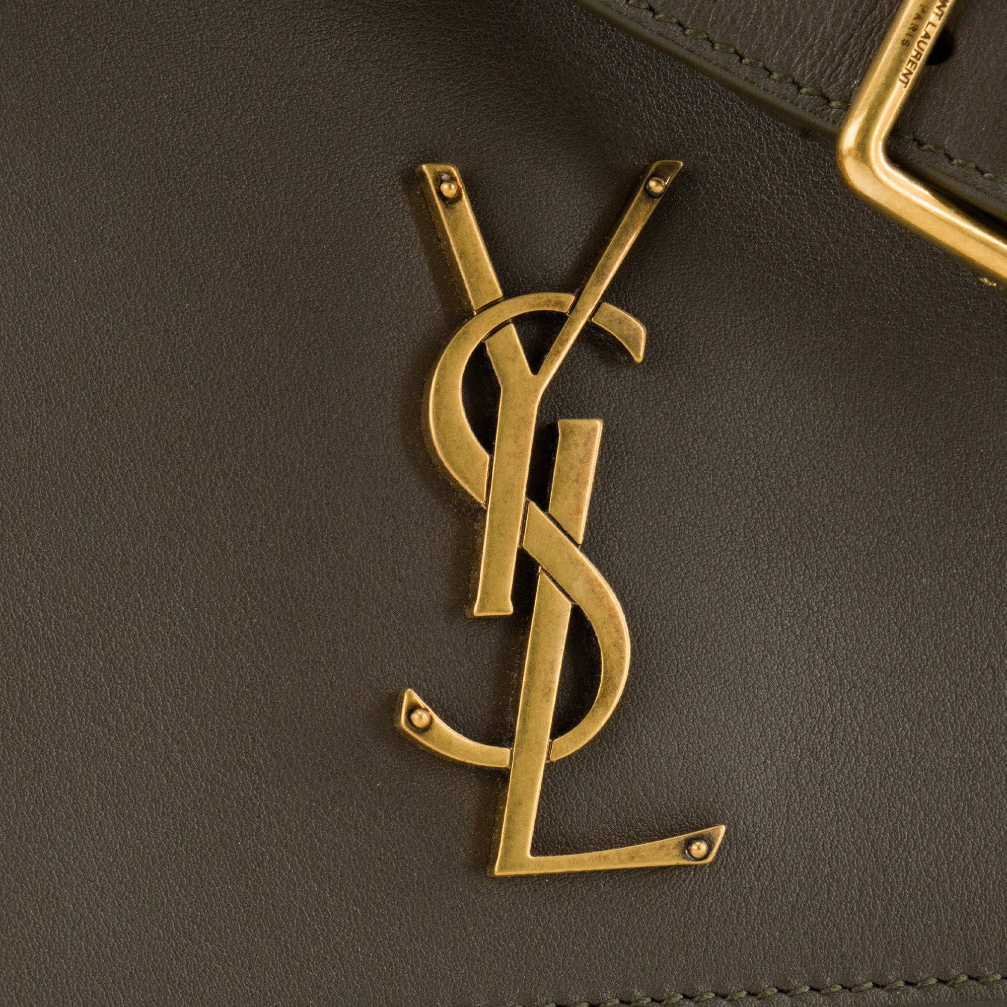 SAINT LAURENT - Sac à bandoulière Niki Satchel Saint Laurent en cuir lisse kaki